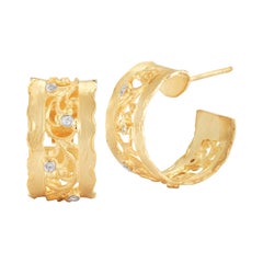 Pendientes artesanales de aro de filigrana martillada de oro amarillo de 14 quilates