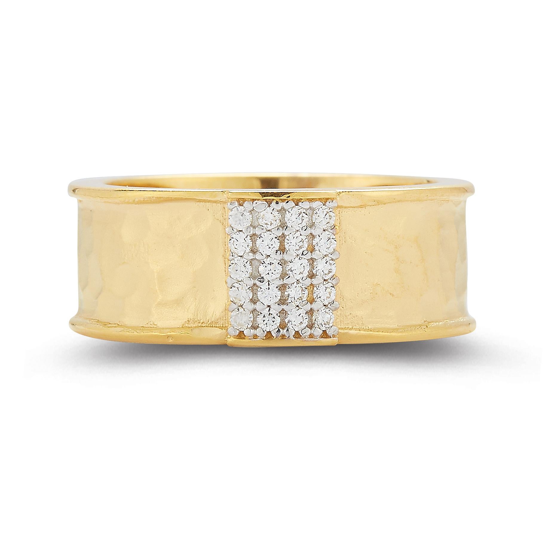 Anillo Martillado Artesanal de Oro Amarillo de 14 Kilates Corte redondo en venta