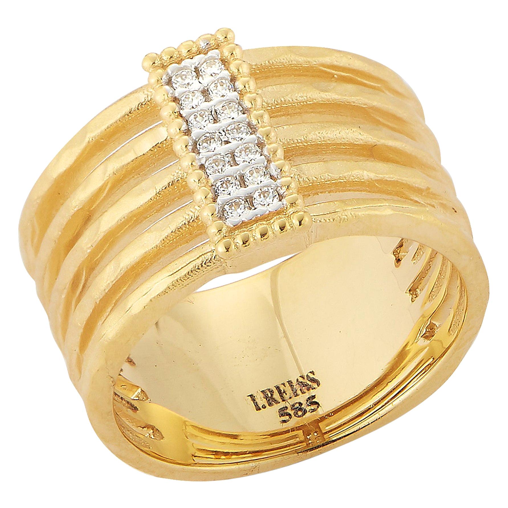 Im Angebot: Handgefertigter gehämmerter 14 Karat Gelbgold-Ring aus gehämmertem Band mit rechteckigem Motiv ()