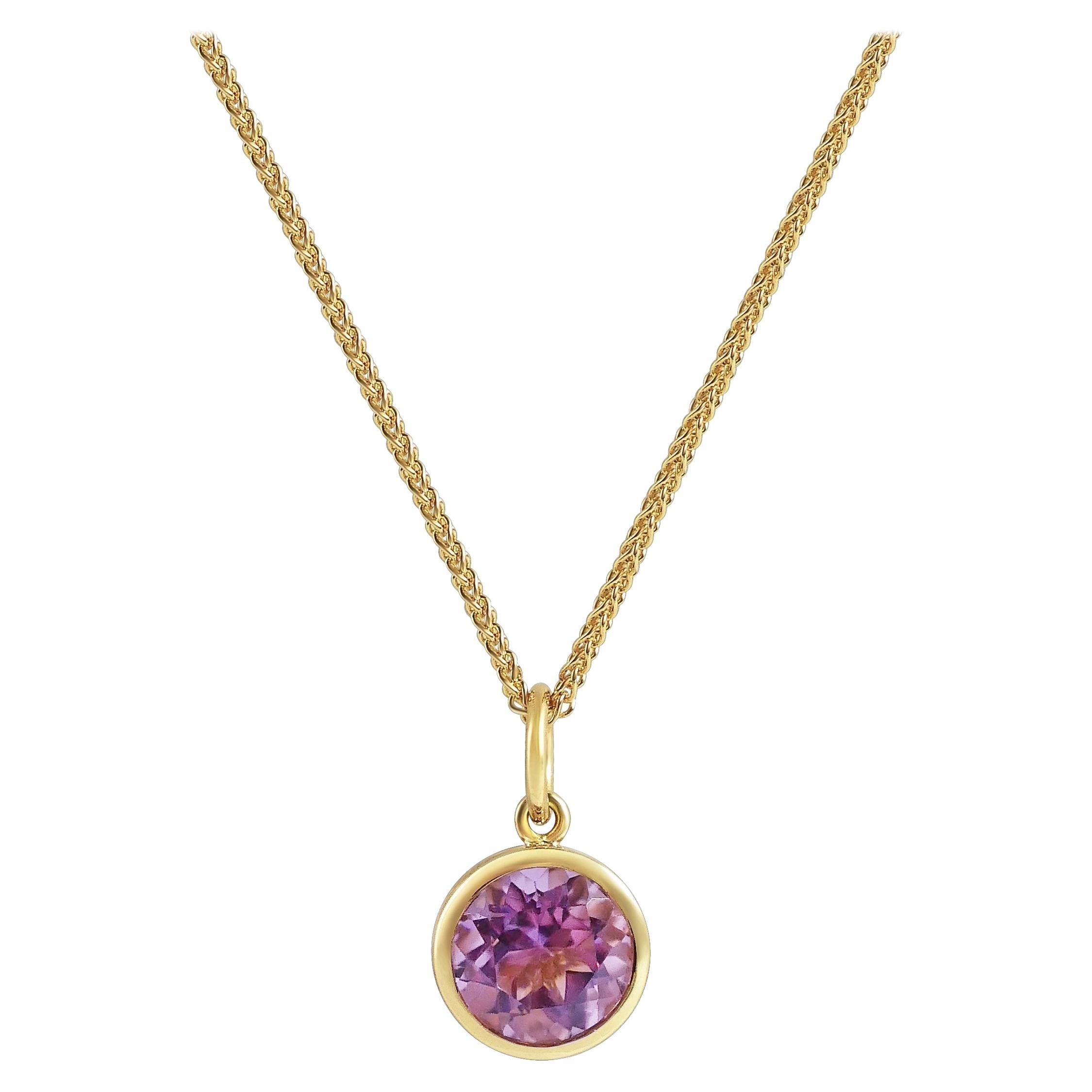 Handcrafted 1.20 Carats Amethyst 18 Karat Yellow Gold Pendant Necklace For Sale
