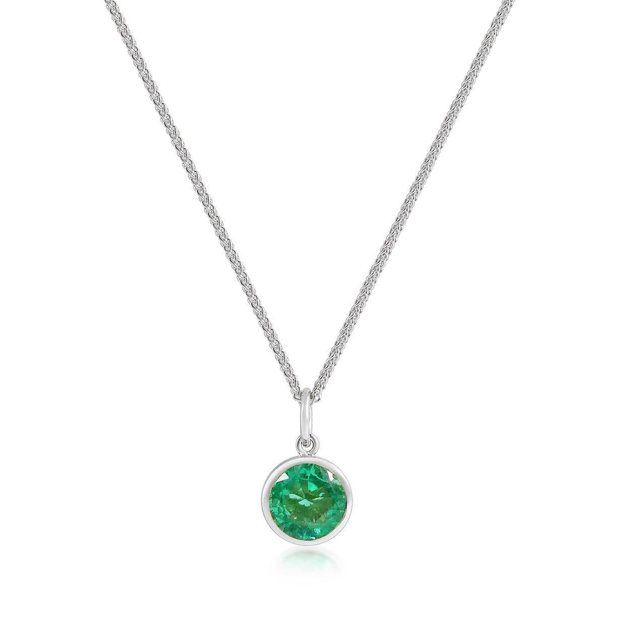 Round Cut Handcrafted 1.00 Carat Emerald 18 Karat White Gold Pendant Necklace For Sale