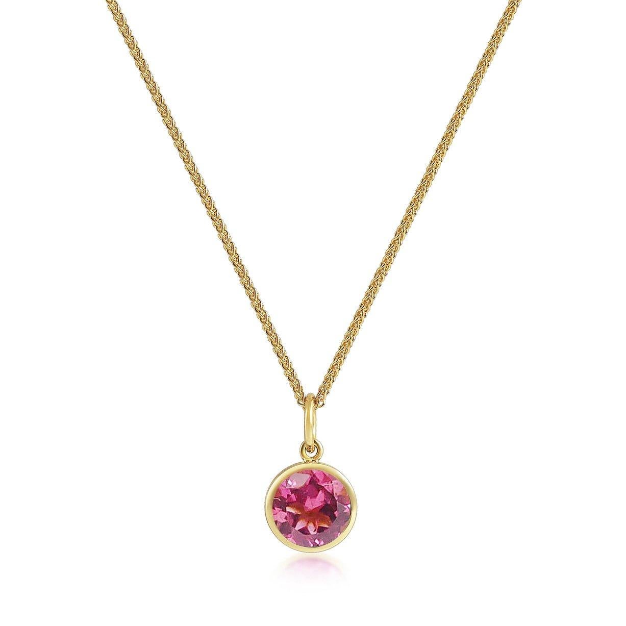 Round Cut Handcrafted 1.30 Carats Pink Tourmaline 18 Karat Yellow Gold Pendant Necklace For Sale