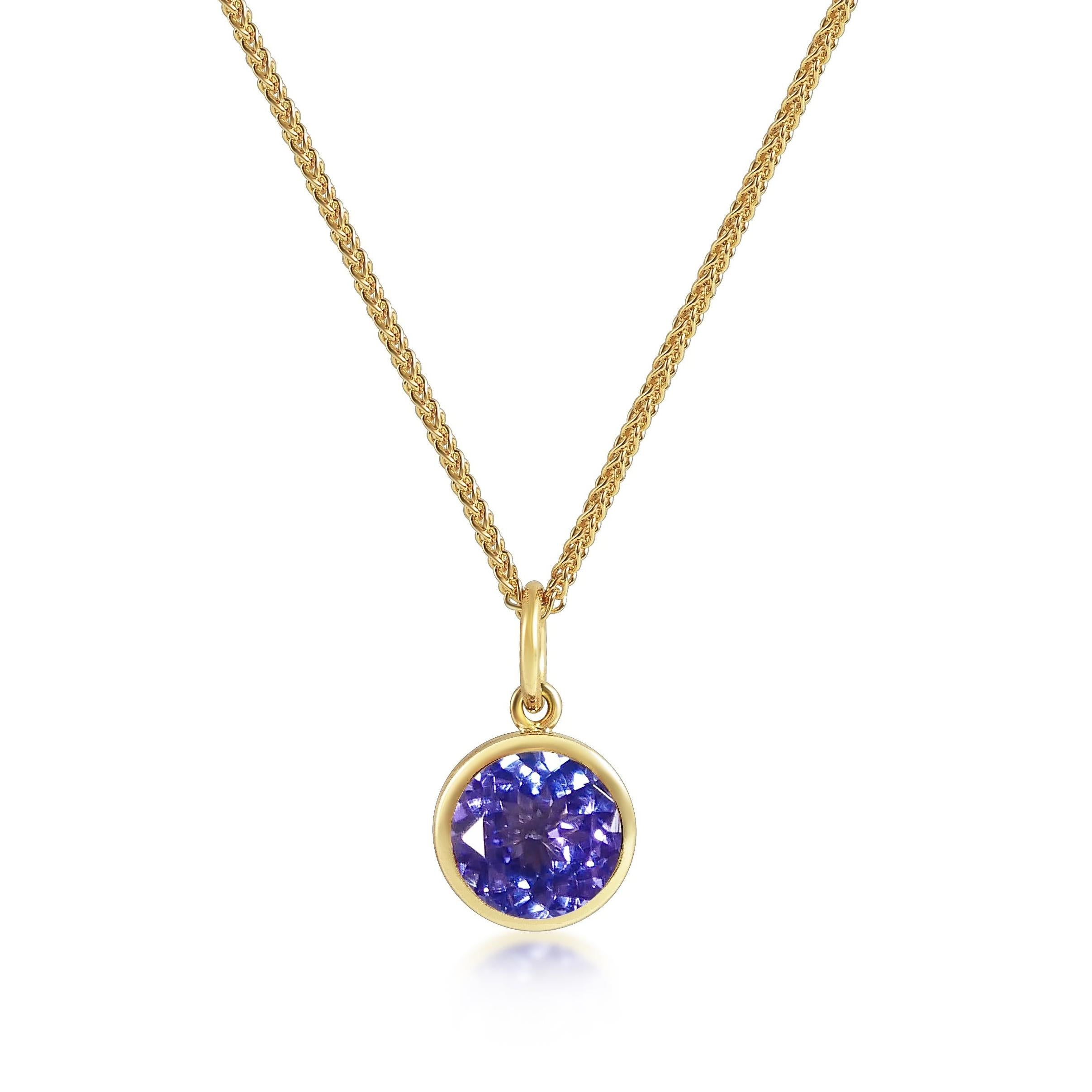 Round Cut Handcrafted 1.40 Carats Tanzanite 18 Karat Yellow Gold Pendant Necklace For Sale