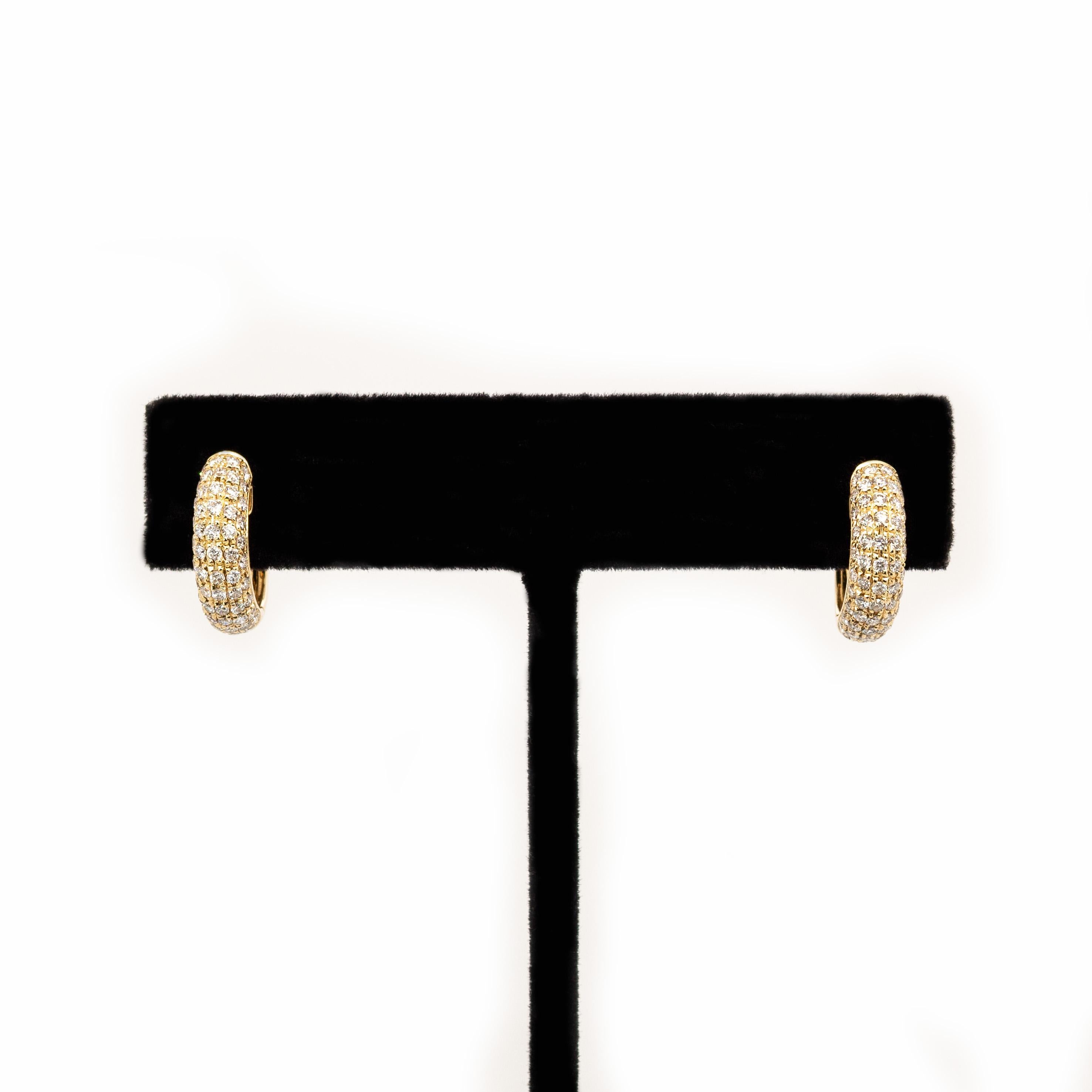 Moderno Cerchi in oro massiccio 14k fatti a mano con diamanti - Pietre estratte eticamente dalla terra in vendita