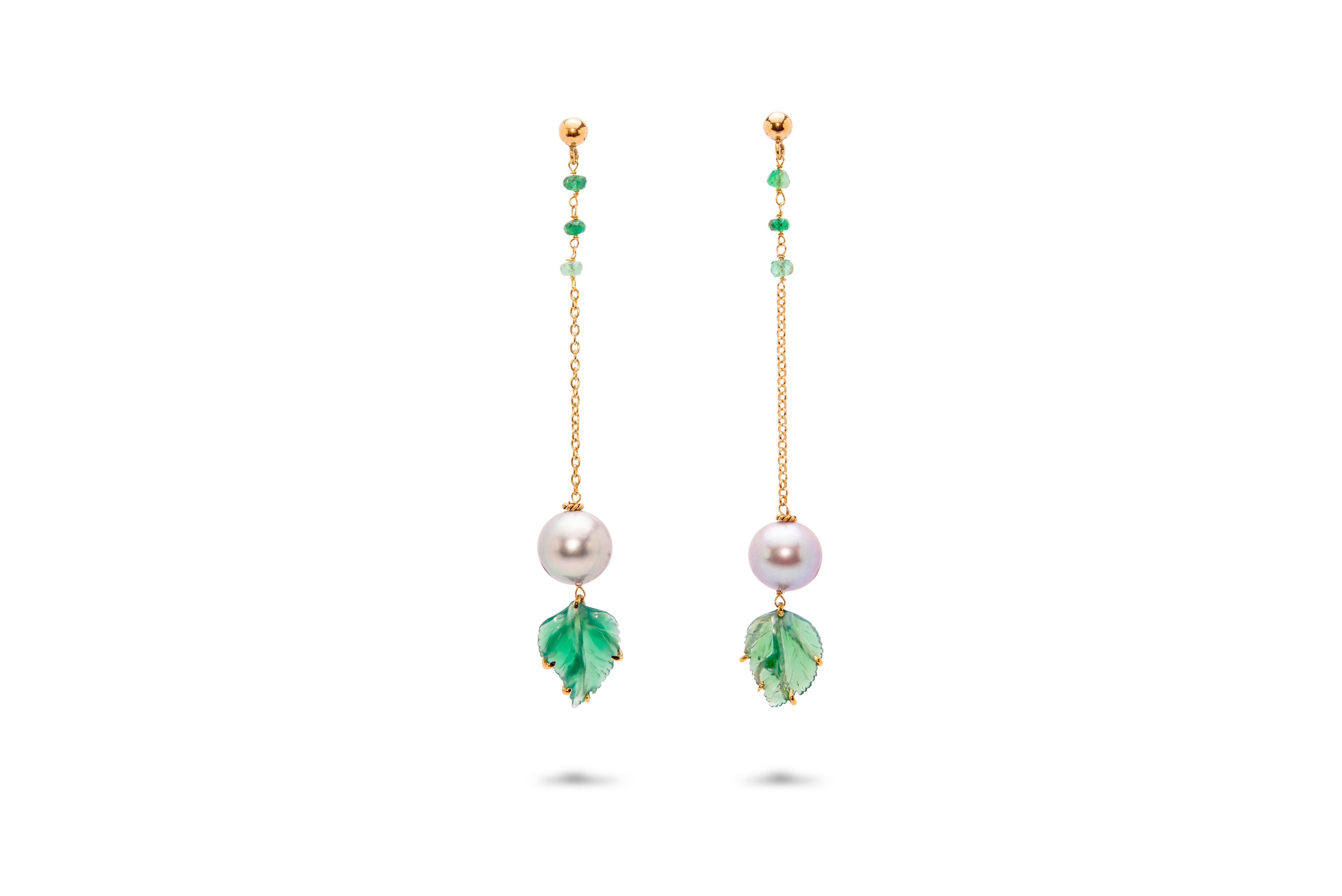 Women's Available Now Emerald 18 Karat Yellow Gold Green Agate Dangle Nature Earrings For Sale