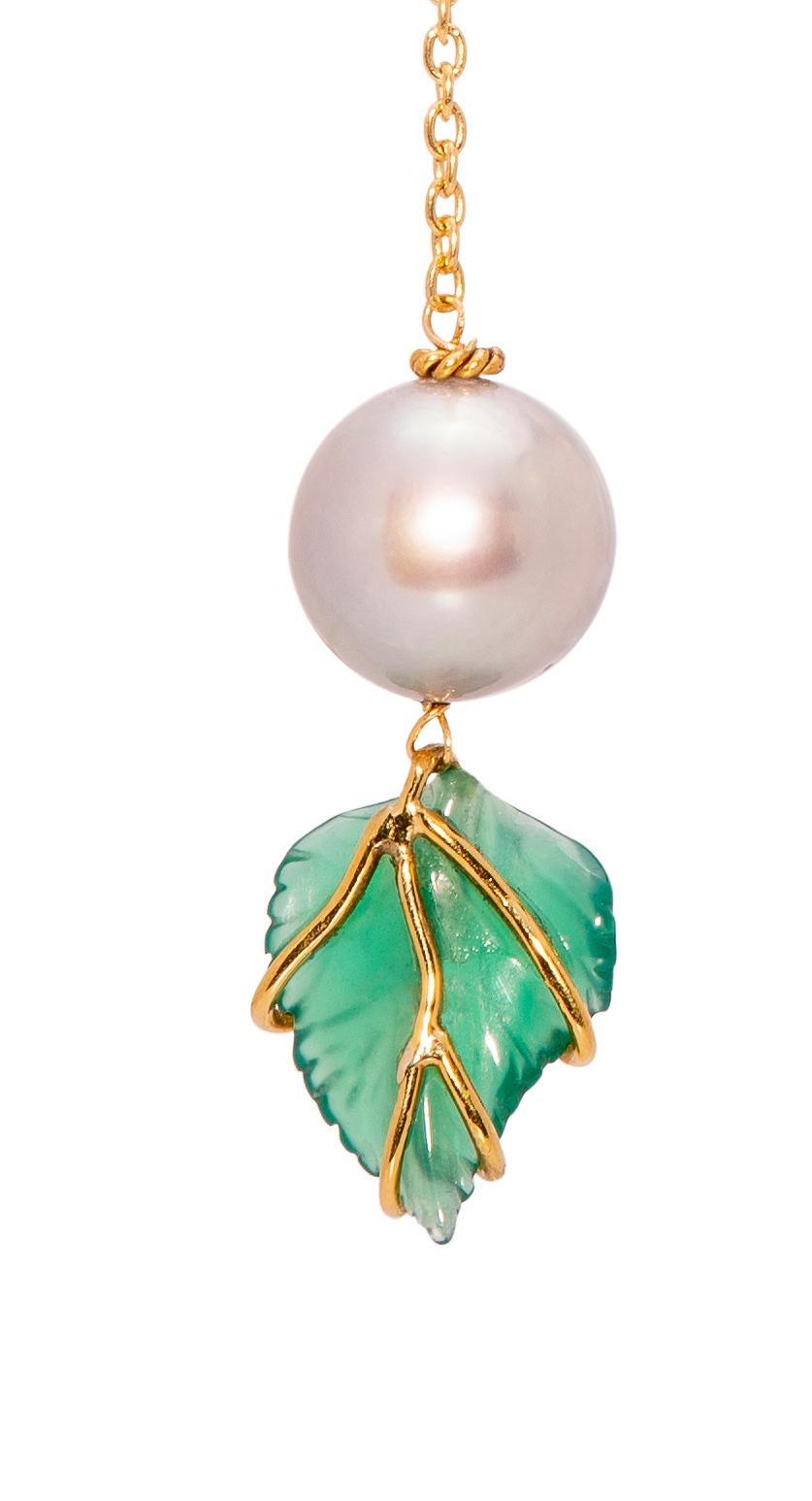 Art Deco Available Now Emerald 18 Karat Yellow Gold Green Agate Dangle Nature Earrings For Sale