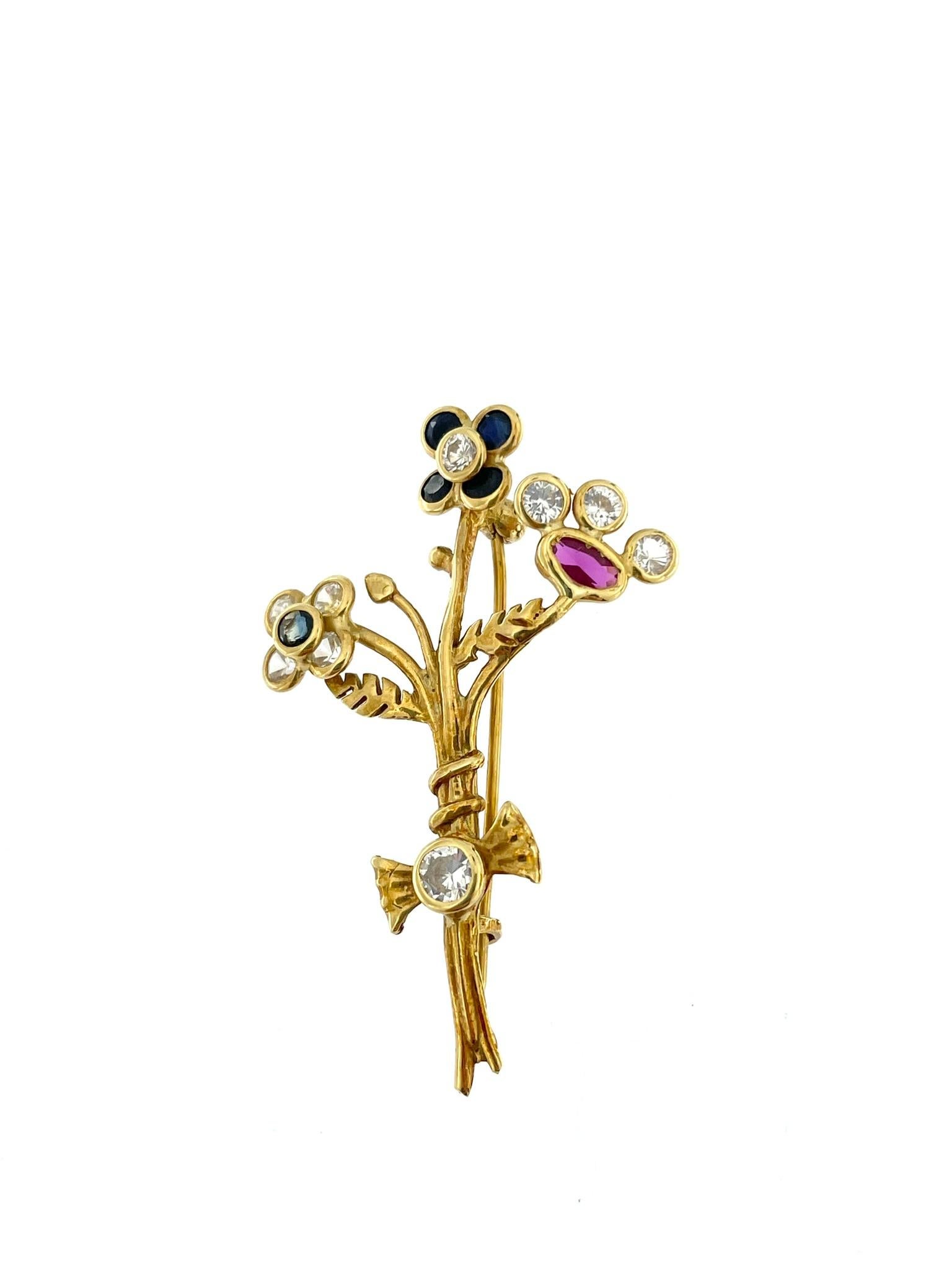 Artisan Handcrafted 18 karat Yellow Gold Brooch with Zircons and Quartz For Sale