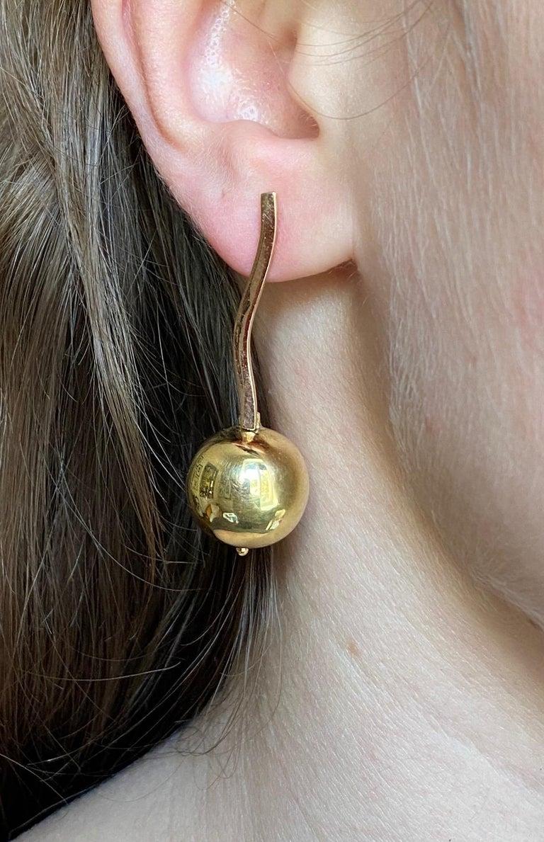 Handcrafted 18 Karat Yellow Gold Sun Globes Dangle Modern Design Earrings In New Condition For Sale In Rome, IT