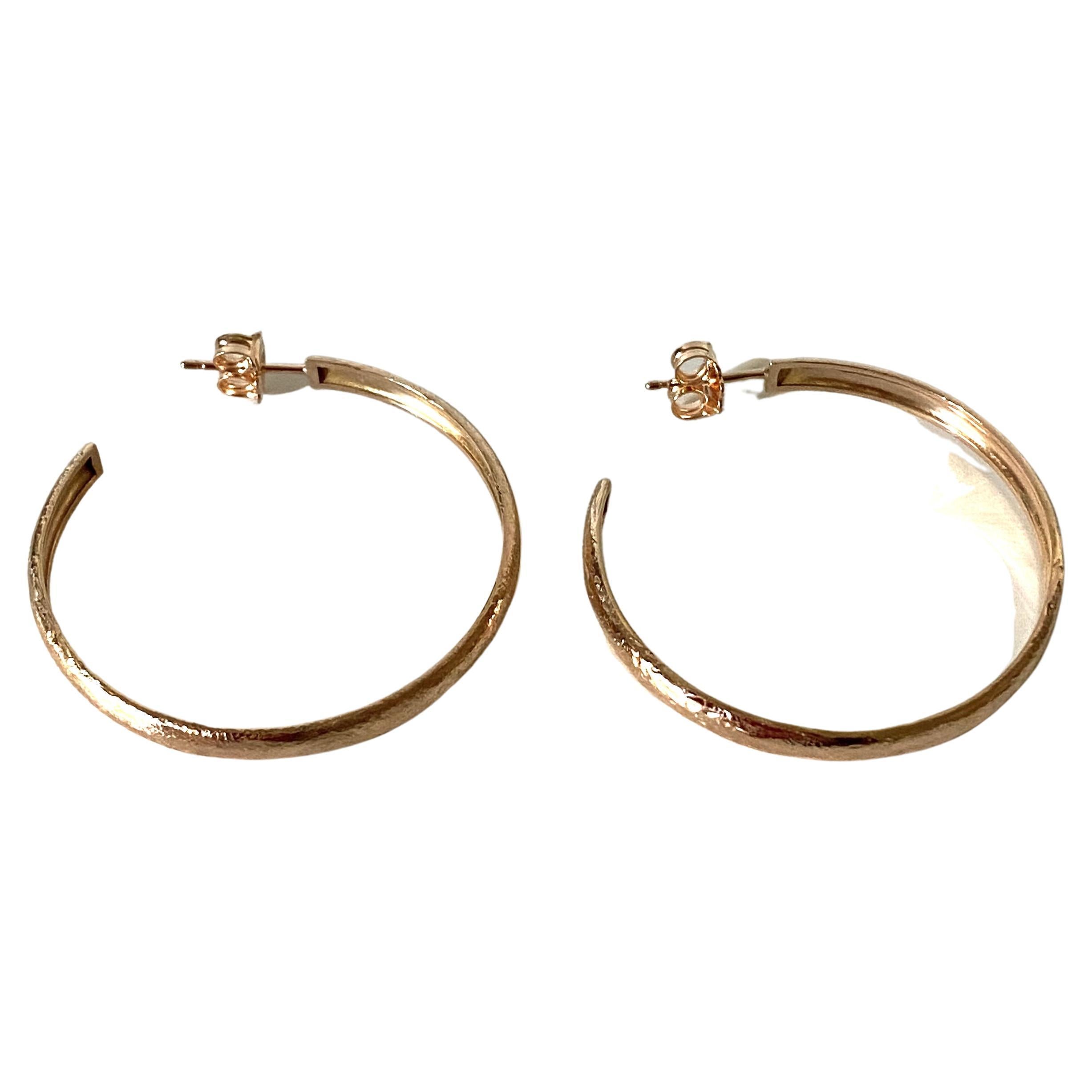 Modern Handcrafted Hammered 18K Yellow Gold Scratched Satin Design Hoops Earrings  For Sale