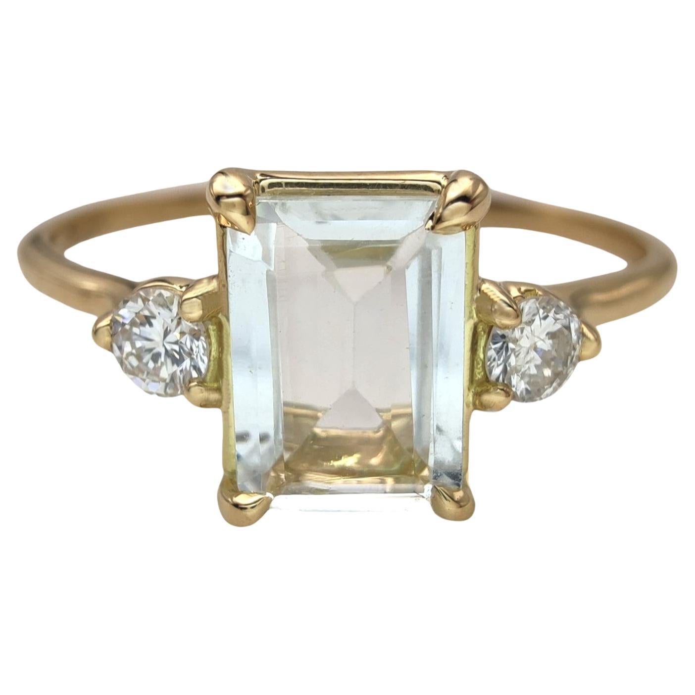 Handcrafted 18K Gold 0.67 carat Aquamarine & Diamond Women's Ring