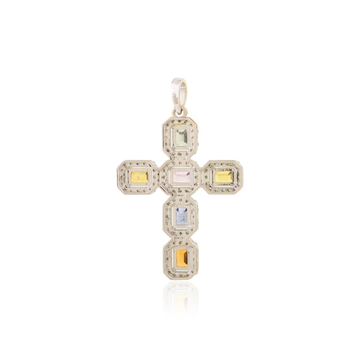 Gioielli artigianali in oro giallo massiccio 18k con ciondolo a croce in zaffiro multiplo Nature in vendita 1