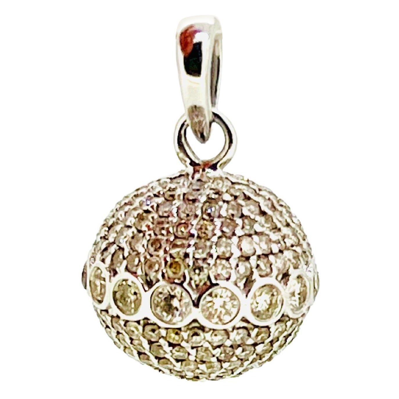 Pendentif en or blanc 18k incrusté de 1,7 ct de diamants, fait main