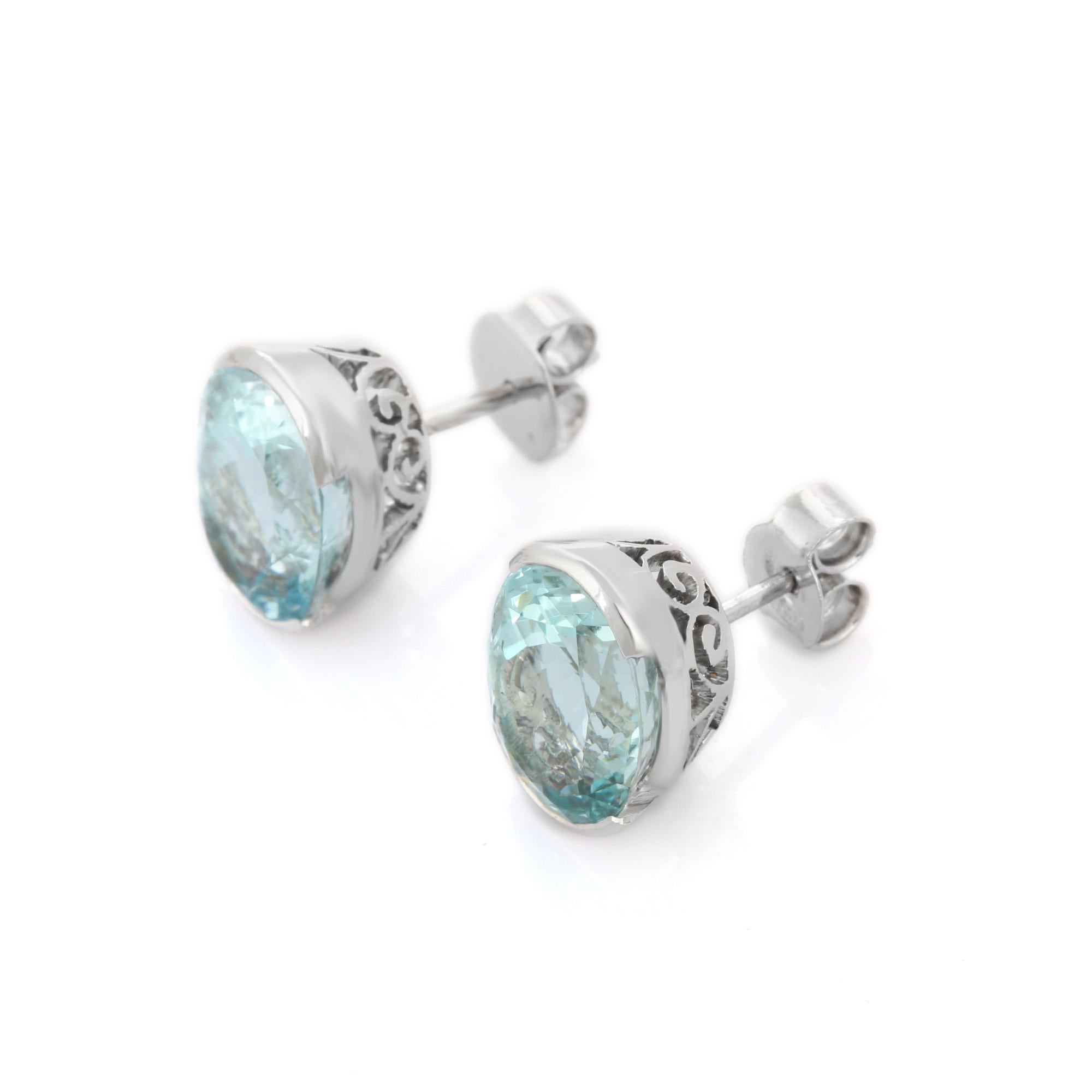 Handcrafted 18K White Gold Brilliant Oval Cut Blue Aquamarine Stud Earrings  In New Condition For Sale In Houston, TX