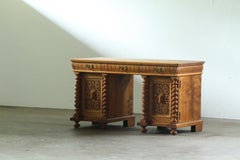 Scrivania artigianale in quercia danese degli anni '60, patina profonda, design scultoreo del Mid-Century