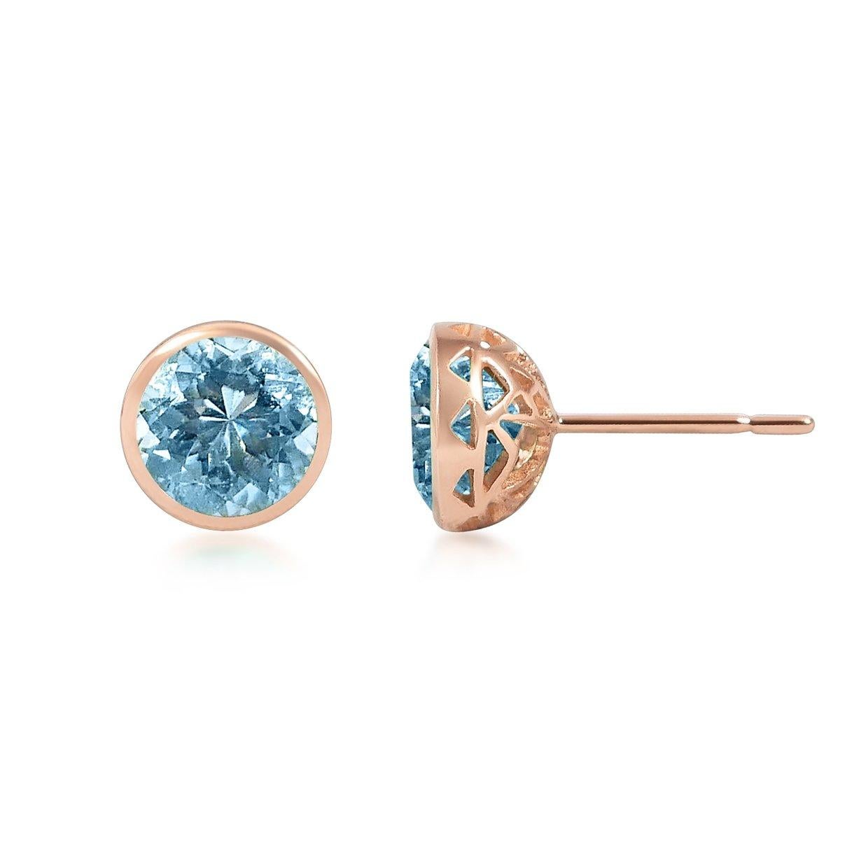 Round Cut Handcrafted 2.70 Carats Aquamarine 18 Karat Rose Gold Stud Earrings For Sale