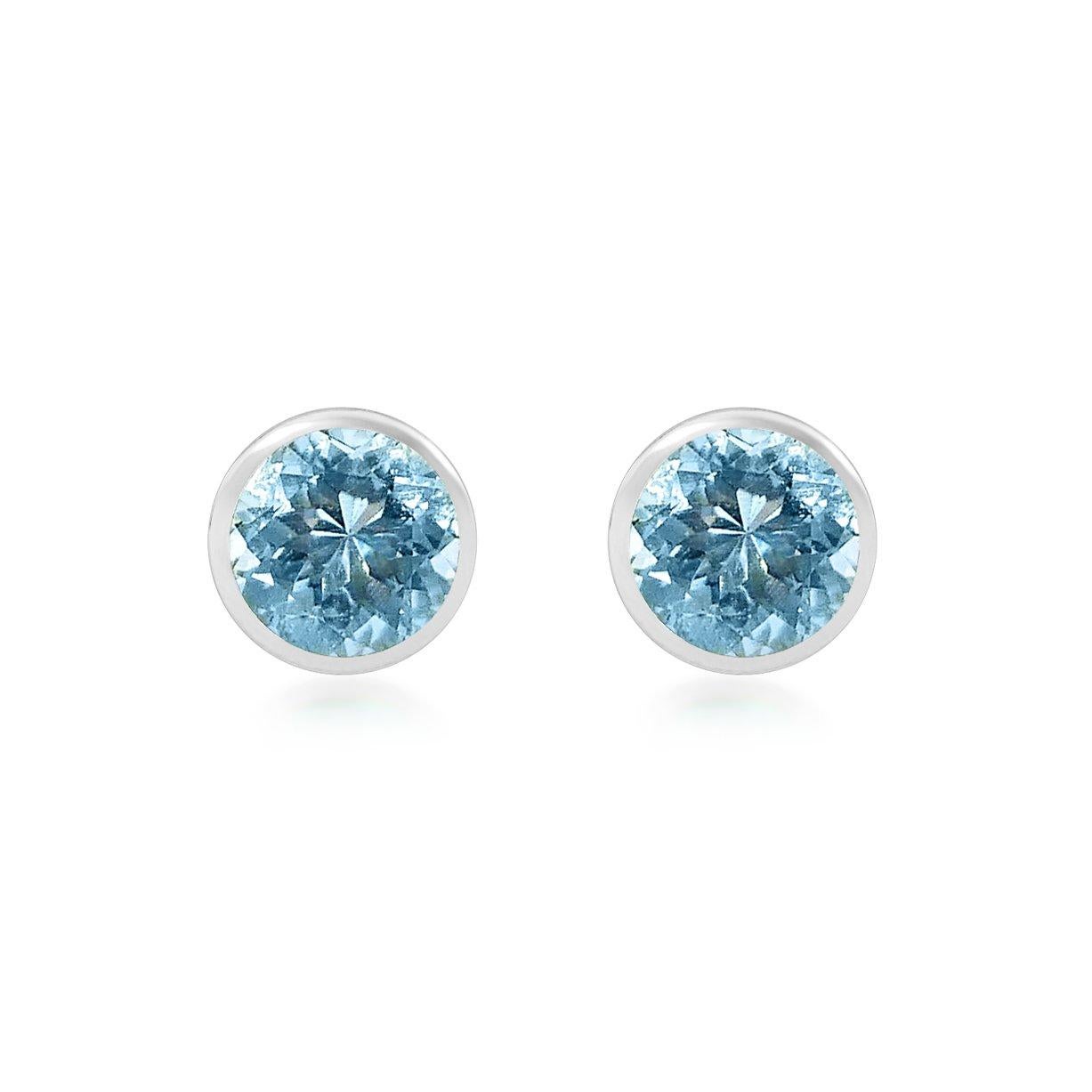 Contemporary Handcrafted 2.70 Carats Aquamarine 18 Karat White Gold Stud Earrings For Sale