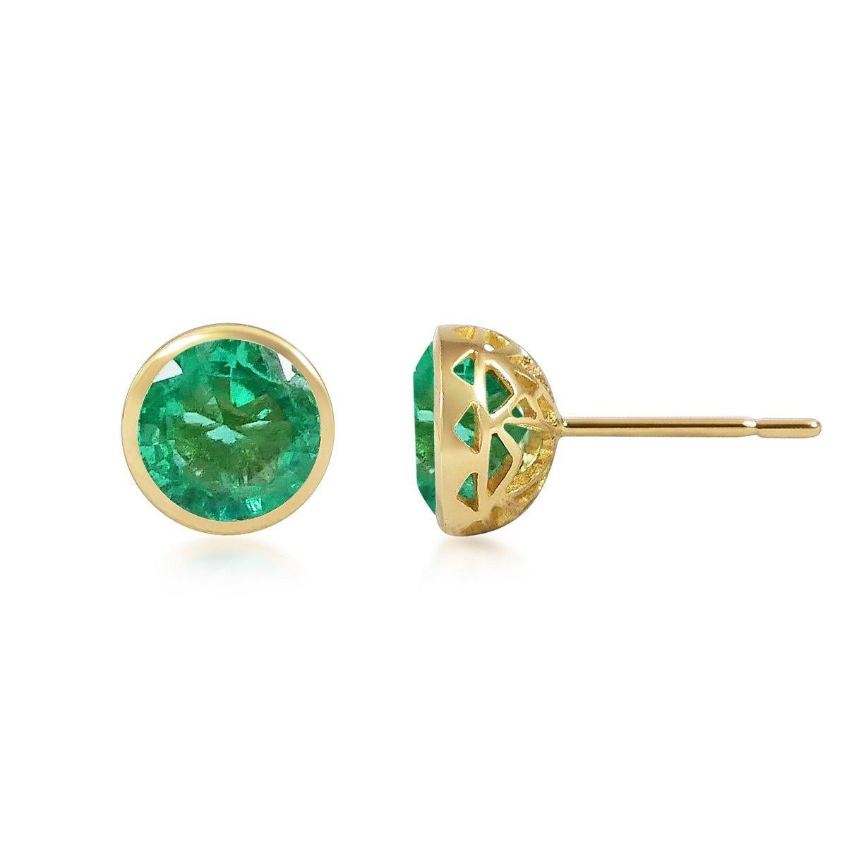 Round Cut Handcrafted 2.00 Carats Emerald 18 Karat Yellow Gold Stud Earrings For Sale