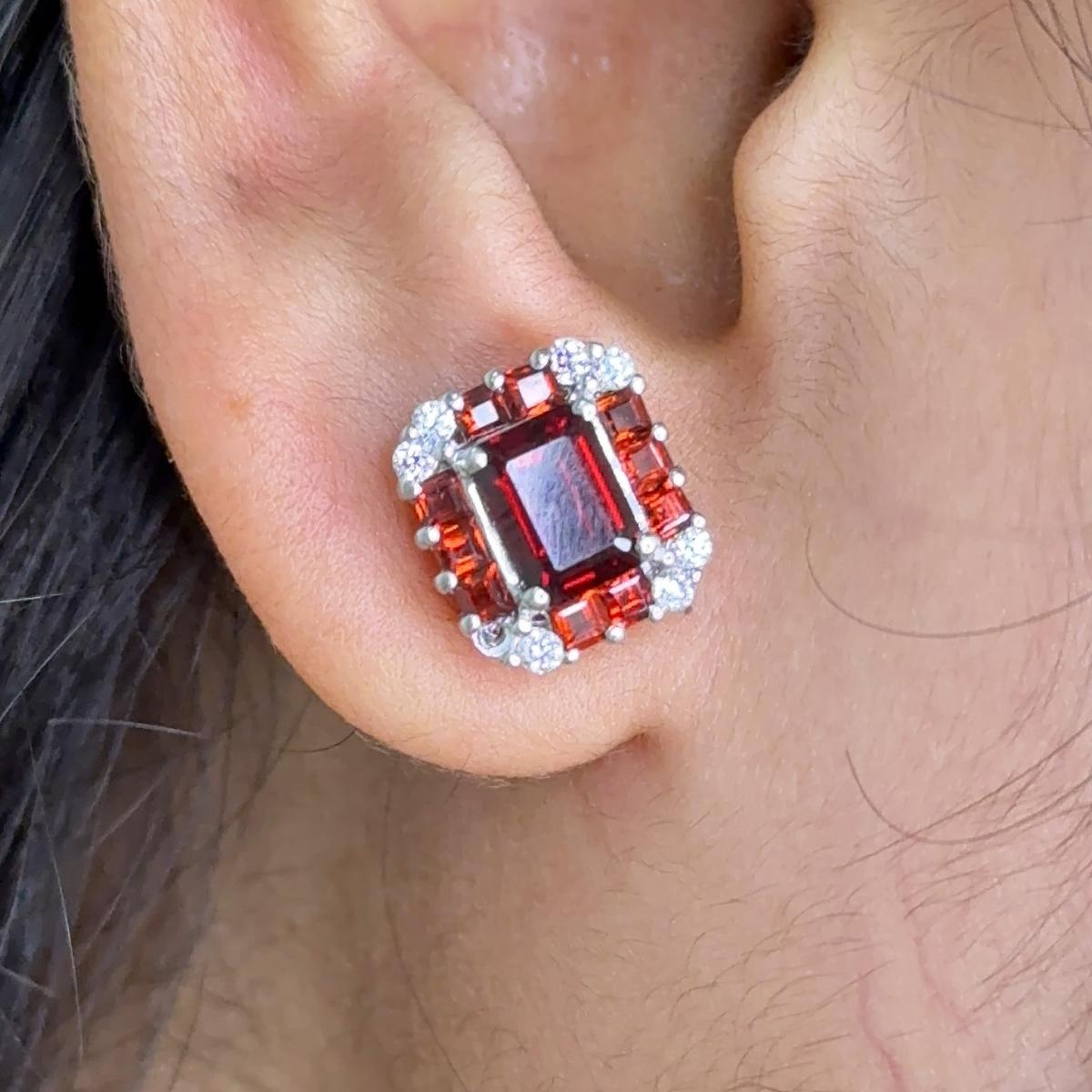Orecchino con borchie in argento sterling con granato di 4,15 ct e pietra di nascita di gennaio, realizzato a mano, per dare un tocco di classe al tuo look. Gli orecchini a perno ti serviranno per dare un tocco di classe al tuo look. Questi