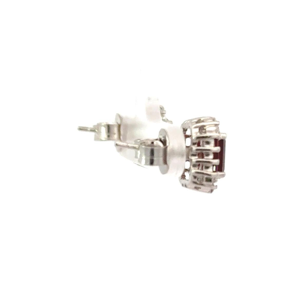 Modernista Orecchino con borchie per la mamma in argento con granato di 4,15 ct. in vendita