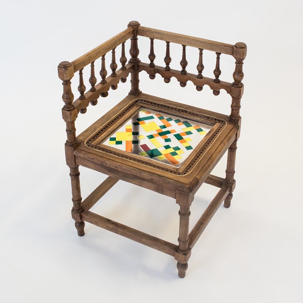 Azulejos acrílicos y de colores hechos a mano inmersos en sillas de resina por Hillsideout Hecho a mano en venta