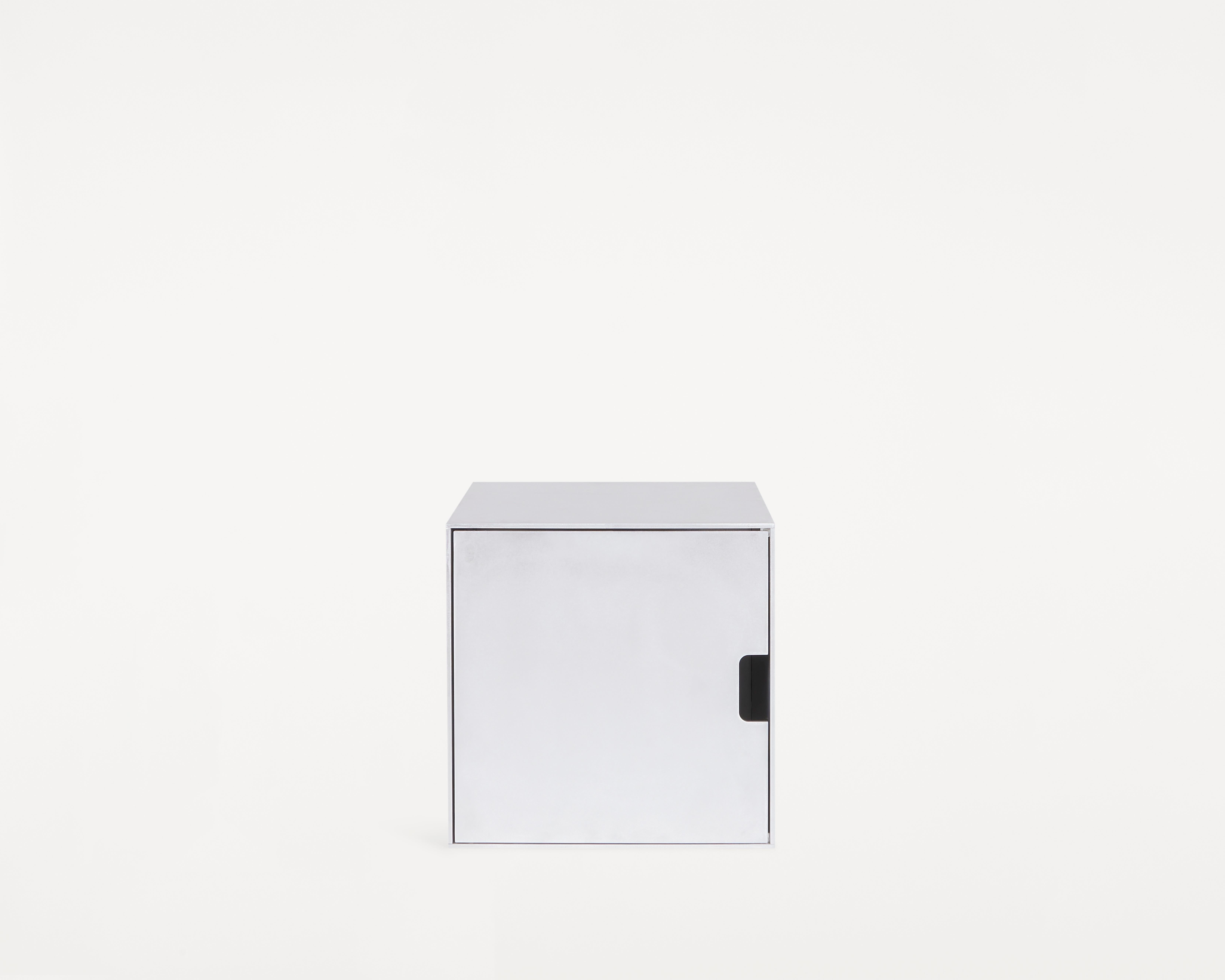 Handgefertigtes Aluminium-F-Cabinet-Schild (21. Jahrhundert und zeitgenössisch) im Angebot