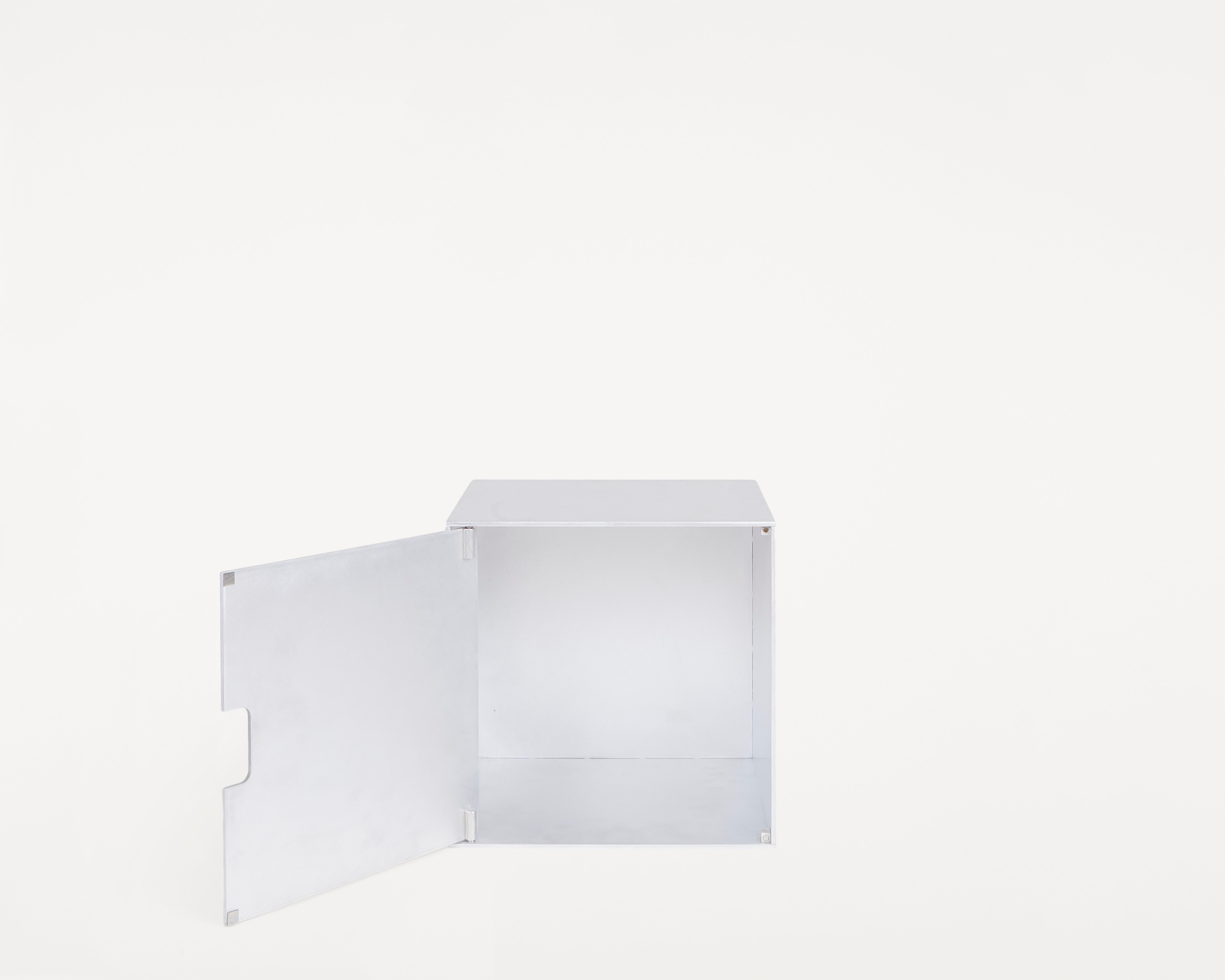 Handgefertigtes Aluminium-F-Cabinet-Schild im Angebot 1