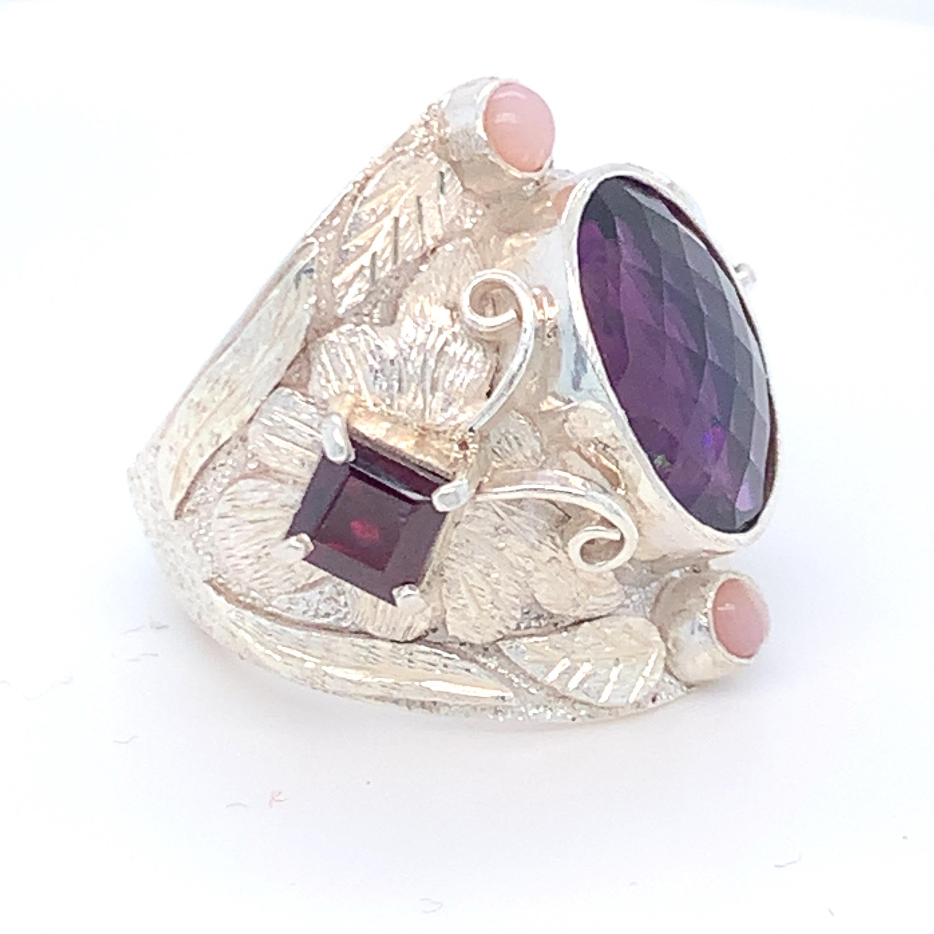 Cocktailring aus Sterlingsilber mit Amethyst-Granat und rosa Opal, handgefertigt (Ovalschliff) im Angebot