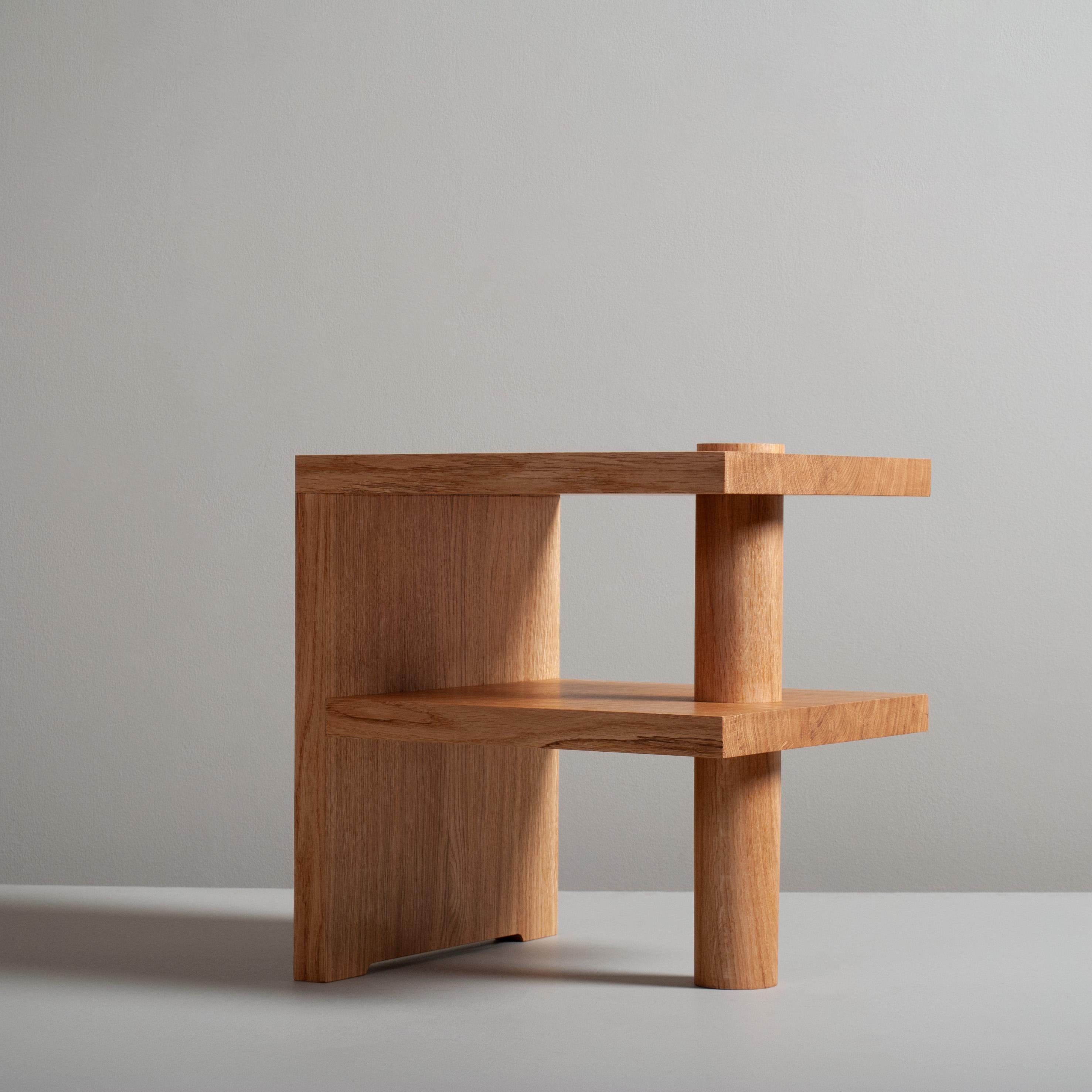 Handcrafted Architectural Oak Nachttisch oder Beistelltisch im Zustand „Neu“ im Angebot in London, GB