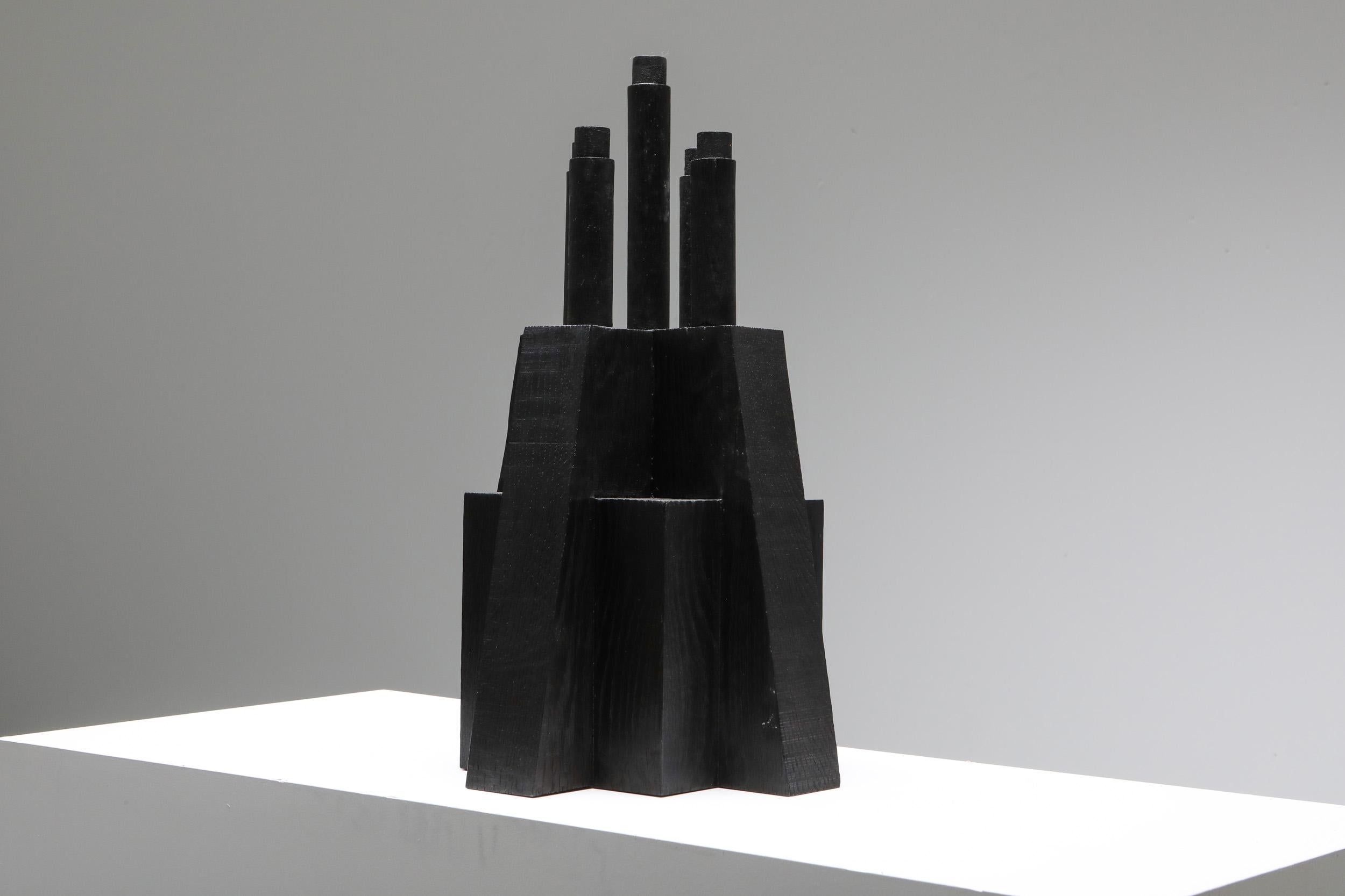 Brutalist and contemporary design piece,  by Arno Declercq

Made in burned and waxed oak
Measures: 32 cm wide x 32 cm long x 50 cm high / 12.6” wide x 12.6” long x 20” high

Belgian designer and art dealer, born in 1994, who makes bespoke objects