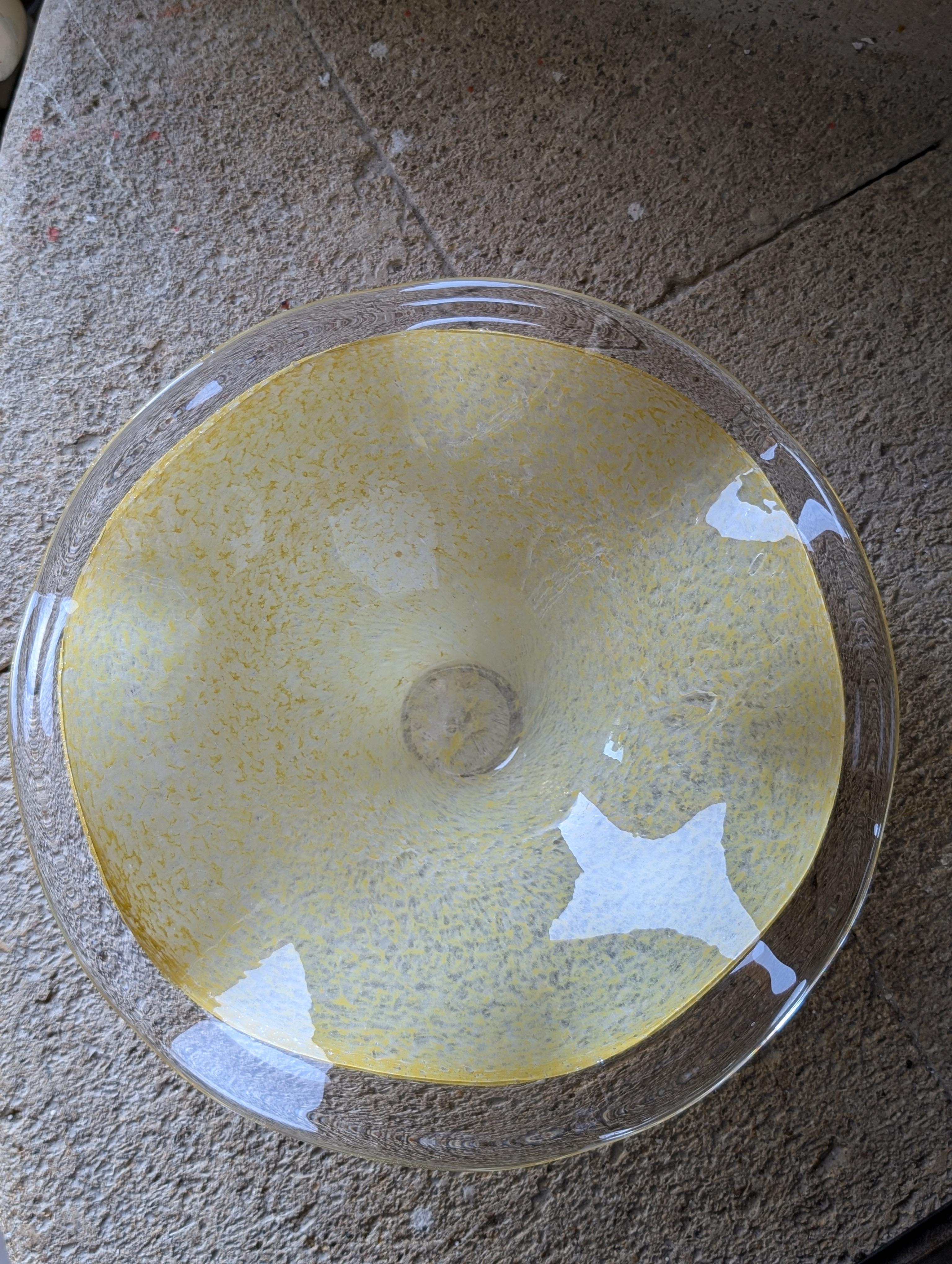 Sconosciuto Centrotavola giallo in vetro artistico fatto a mano in vendita