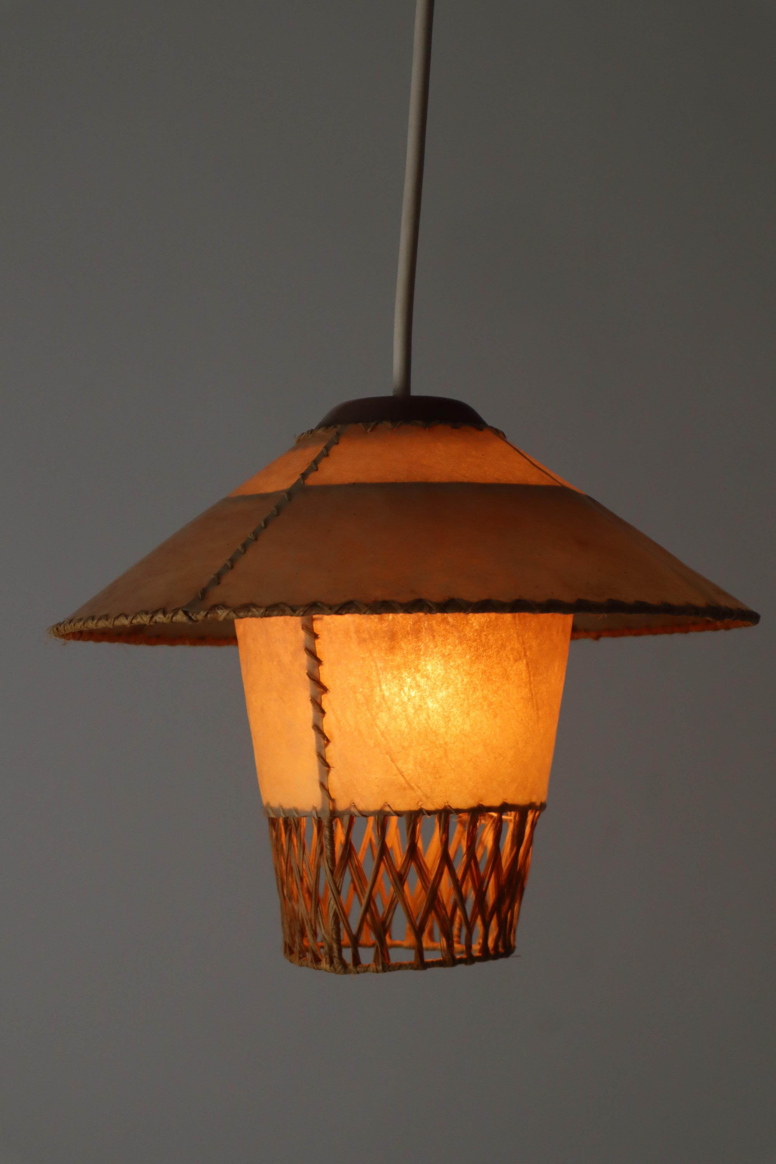 Handcrafted artist 1950s Pergamentpapier Tasche Lampe (Italienisch)