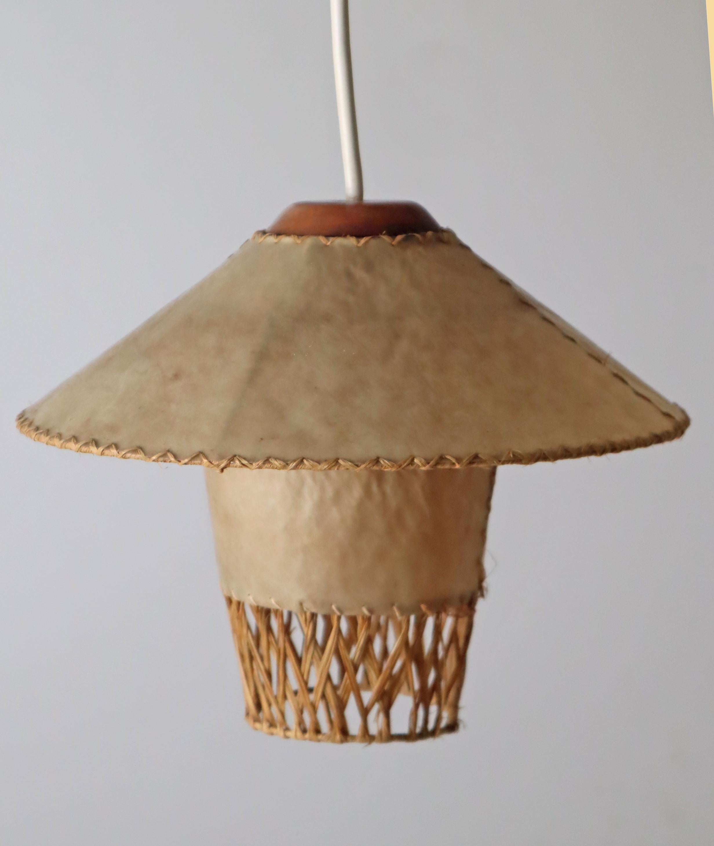 Handcrafted artist 1950s Pergamentpapier Tasche Lampe (Mitte des 20. Jahrhunderts)