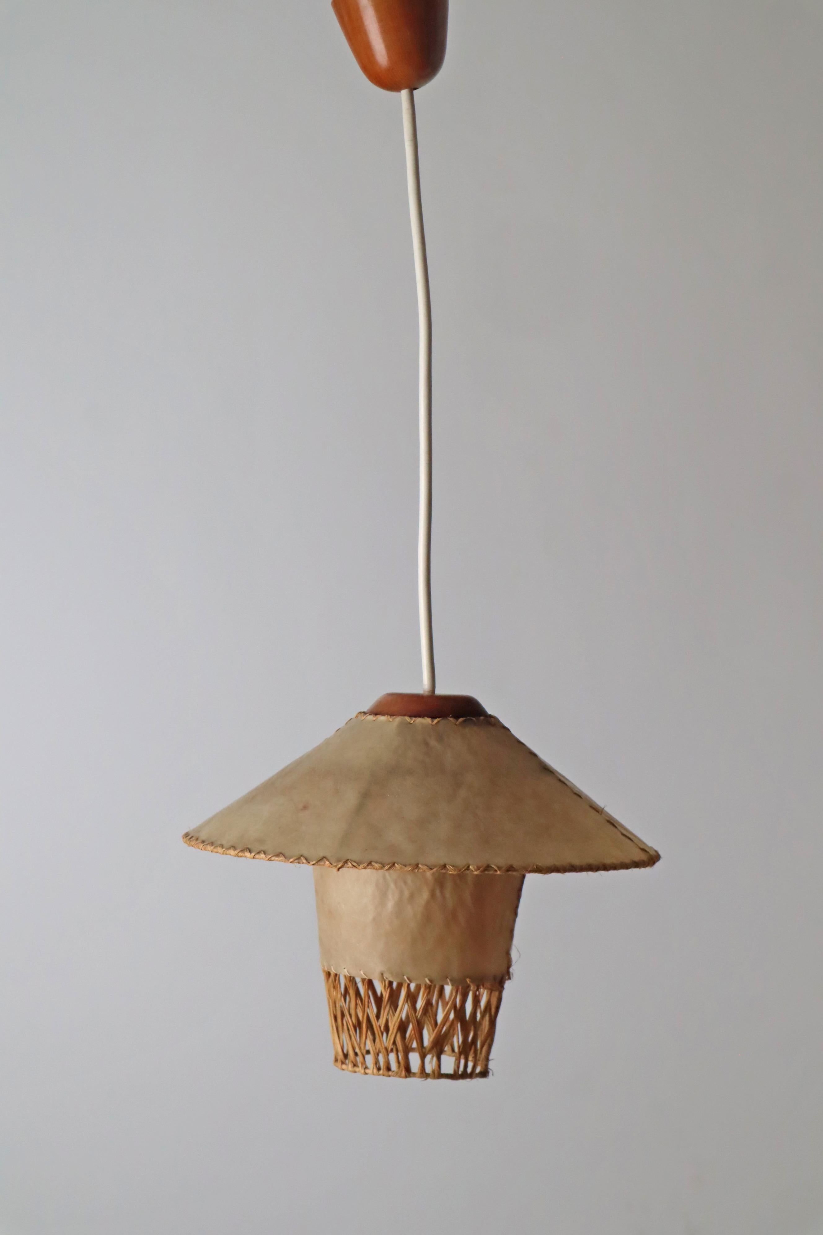 Handcrafted artist 1950s Pergamentpapier Tasche Lampe (Stroh)