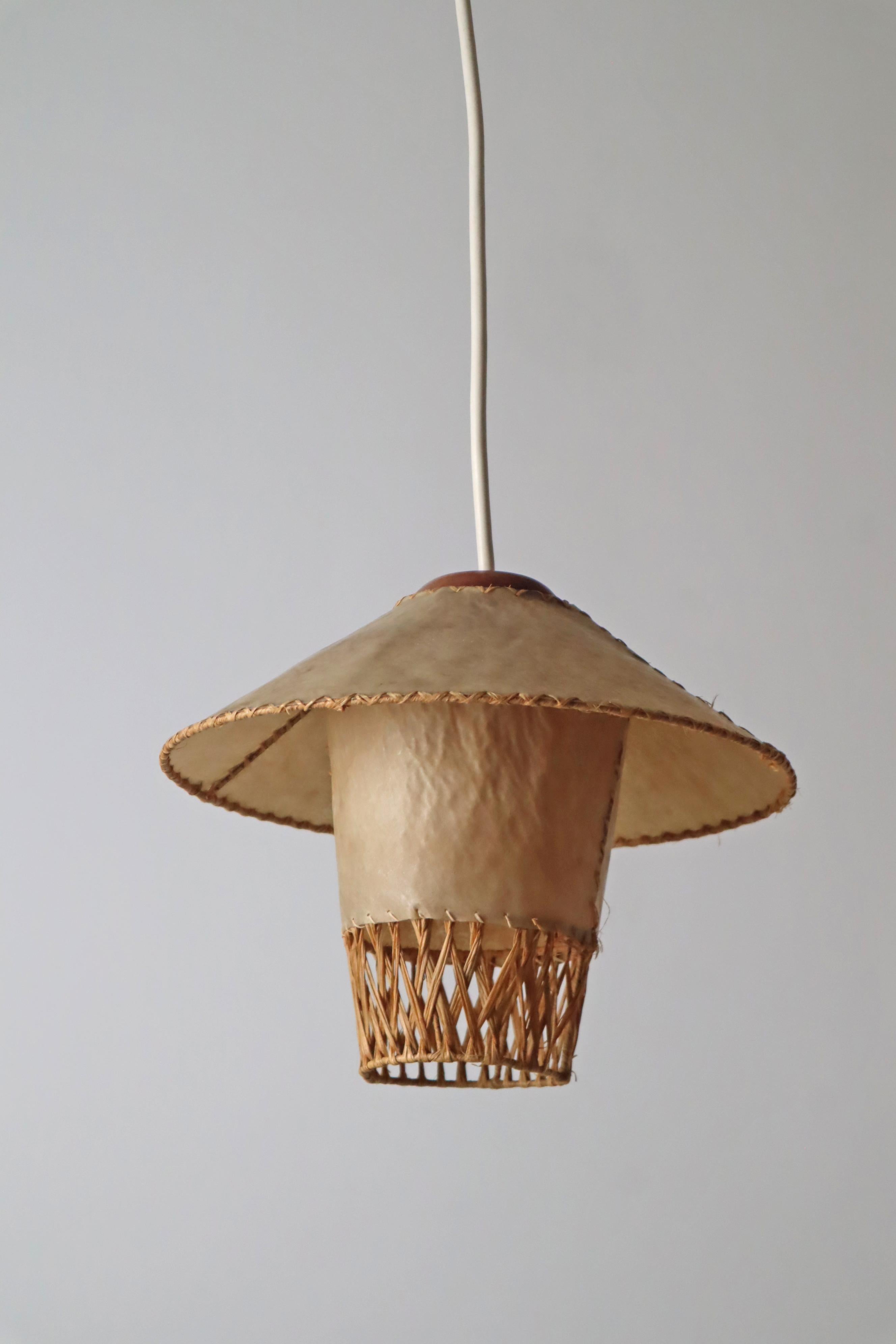 Handcrafted artist 1950s Pergamentpapier Tasche Lampe 1