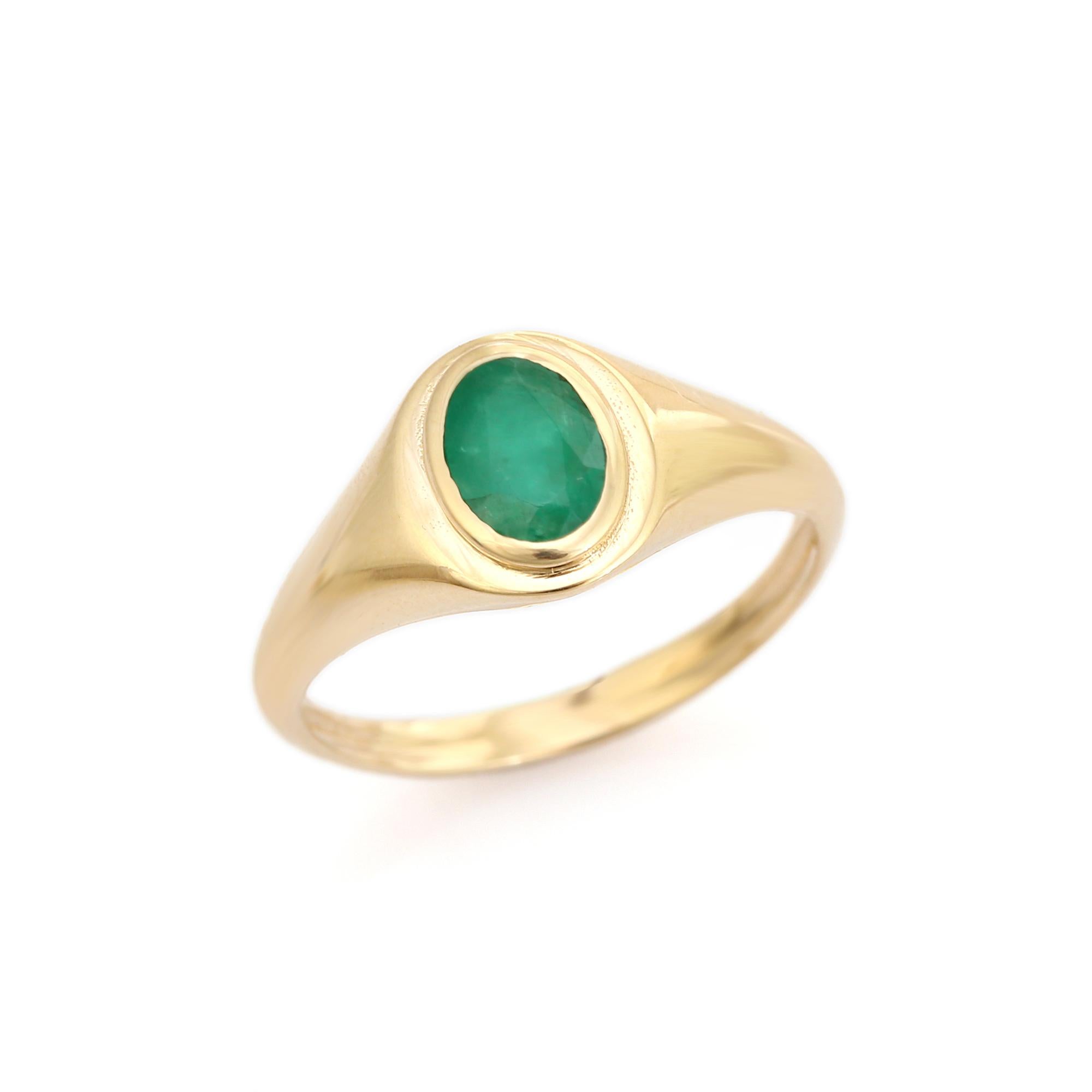 Im Angebot: Handgefertigte Lünette Set Oval sambischen Smaragd Signet Ring mit 14k Gelbgold () 3