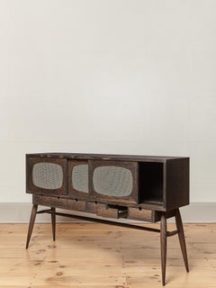 Consola de TV artesanal de roble ennegrecido