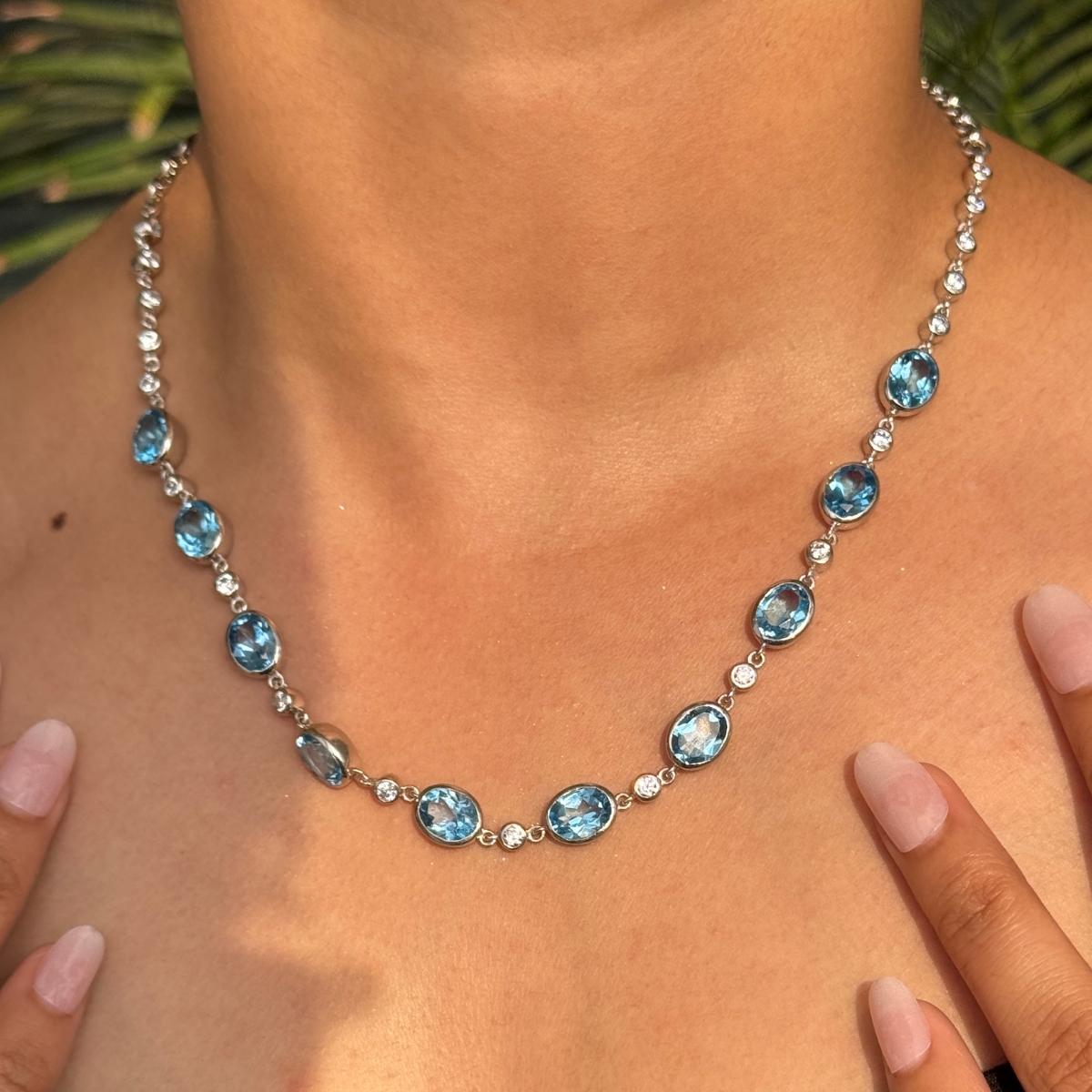 Collana da donna in argento 925 con topazio blu e zirconi, realizzata a mano in vendita 2