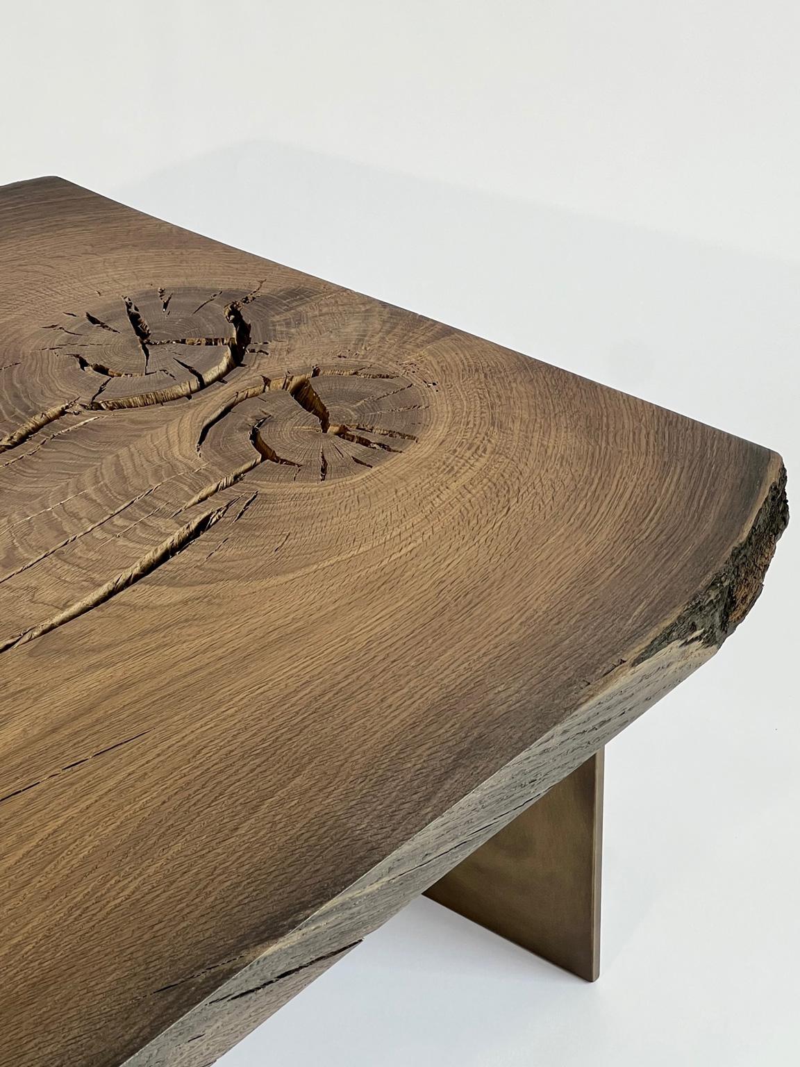 Moderne Table basse en bois, fabriquée à la main en vente