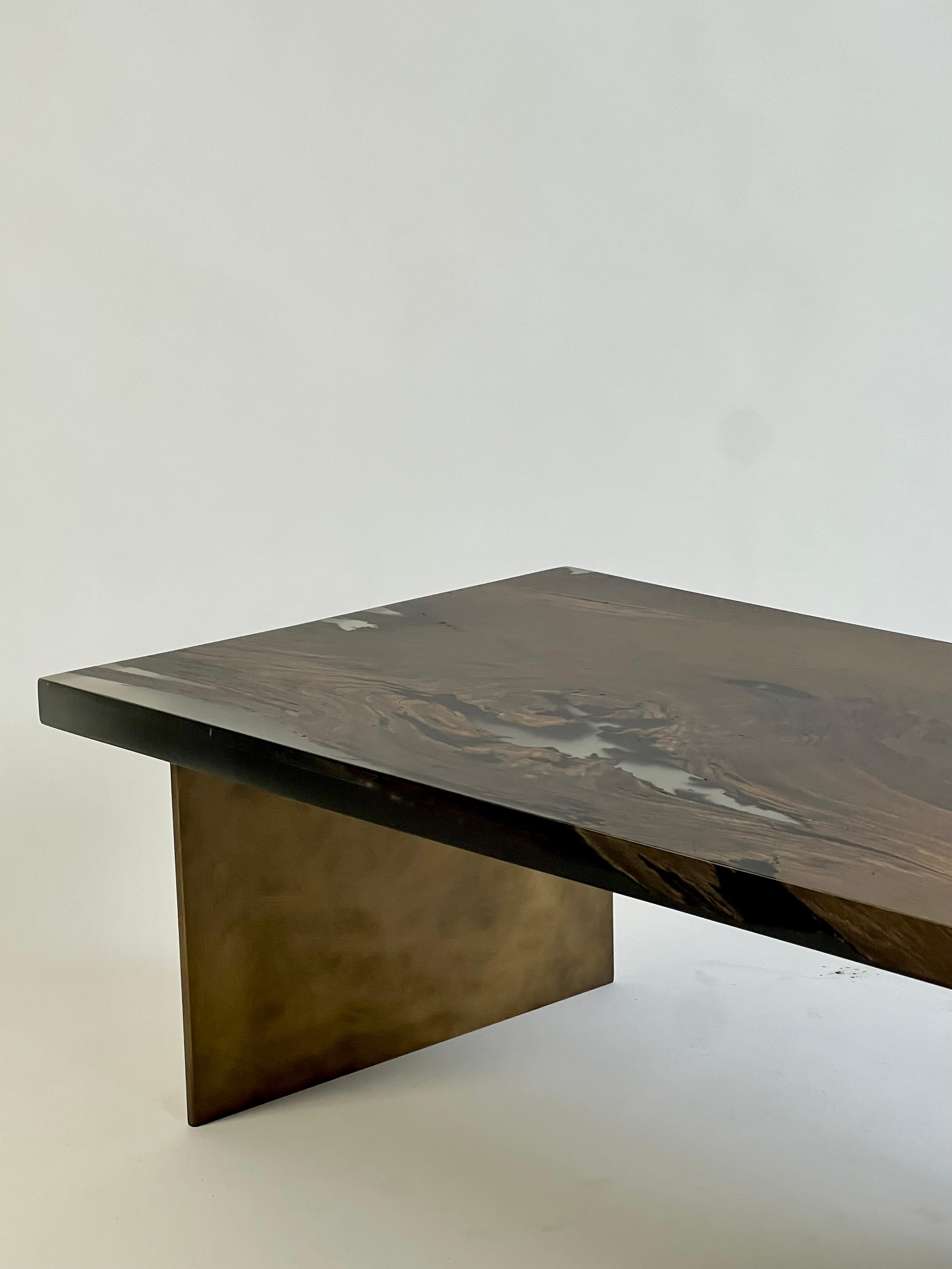 Table basse en bois, fabriquée à la main en vente 1