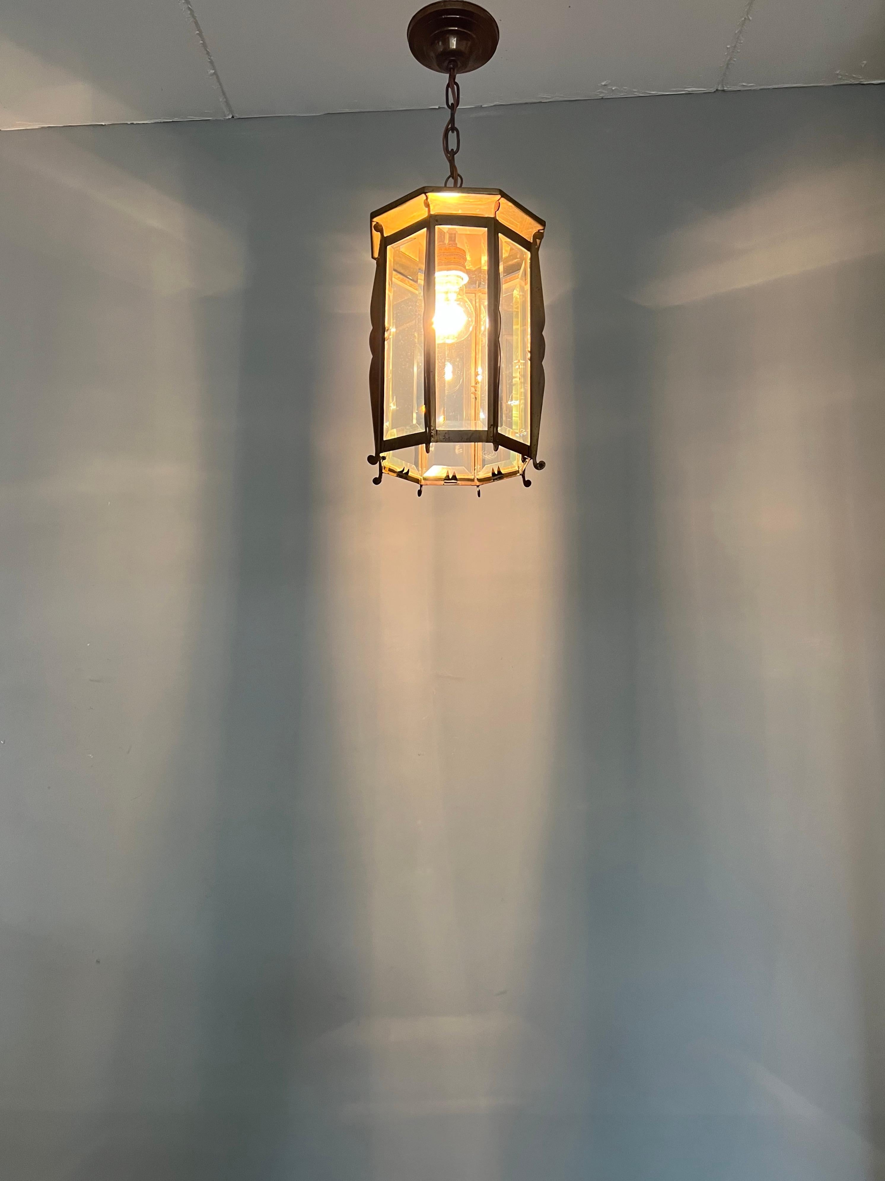 Eye-catching Arts & Crafts Beveled Glass Octagonal Design Pendant Light Lantern For Sale 9