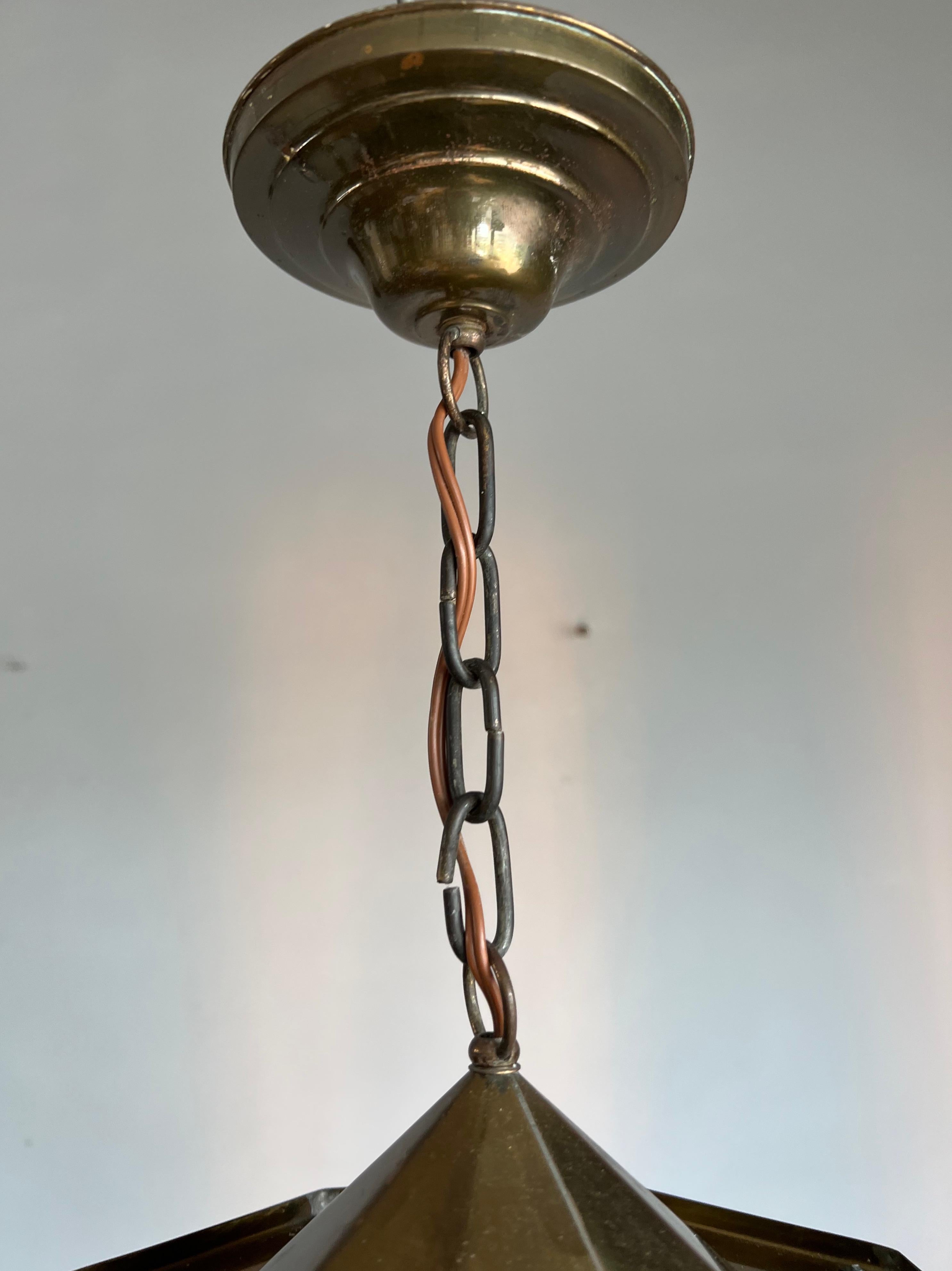Eye-catching Arts & Crafts Beveled Glass Octagonal Design Pendant Light Lantern For Sale 5