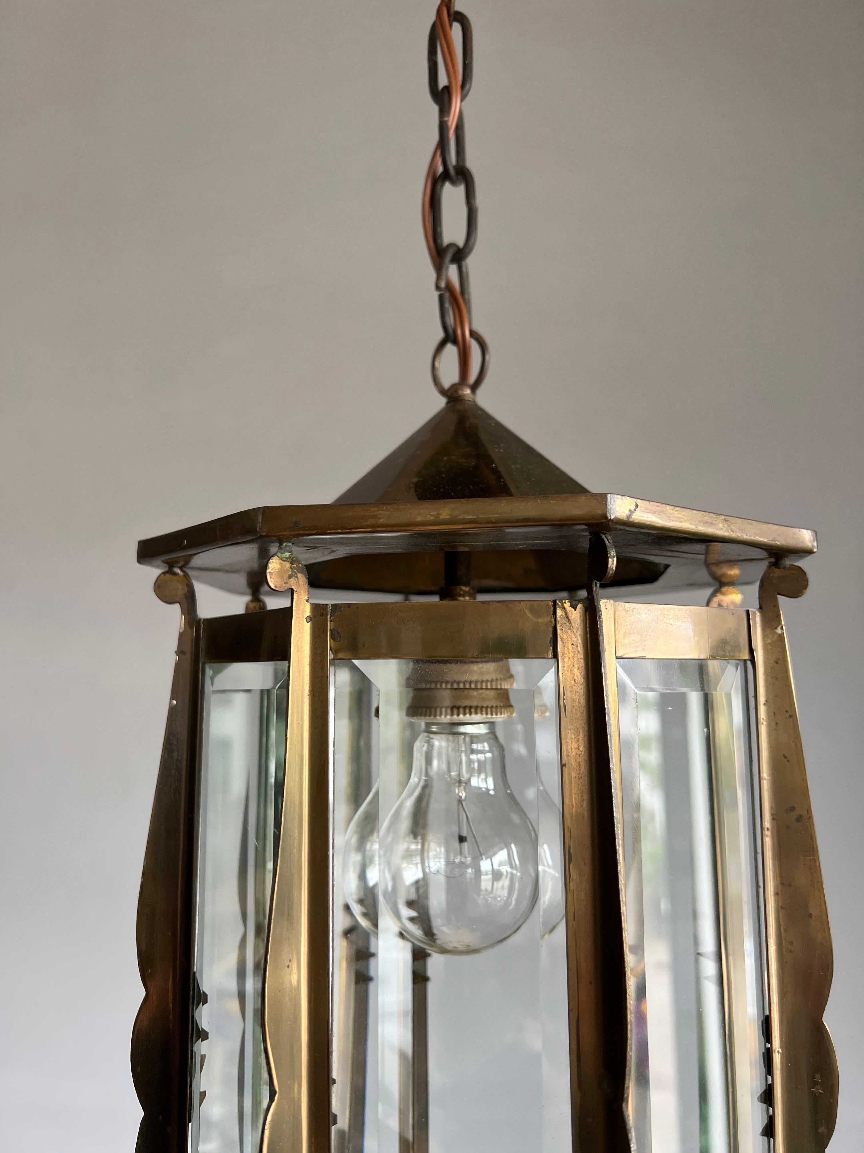 20th Century Eye-catching Arts & Crafts Beveled Glass Octagonal Design Pendant Light Lantern For Sale