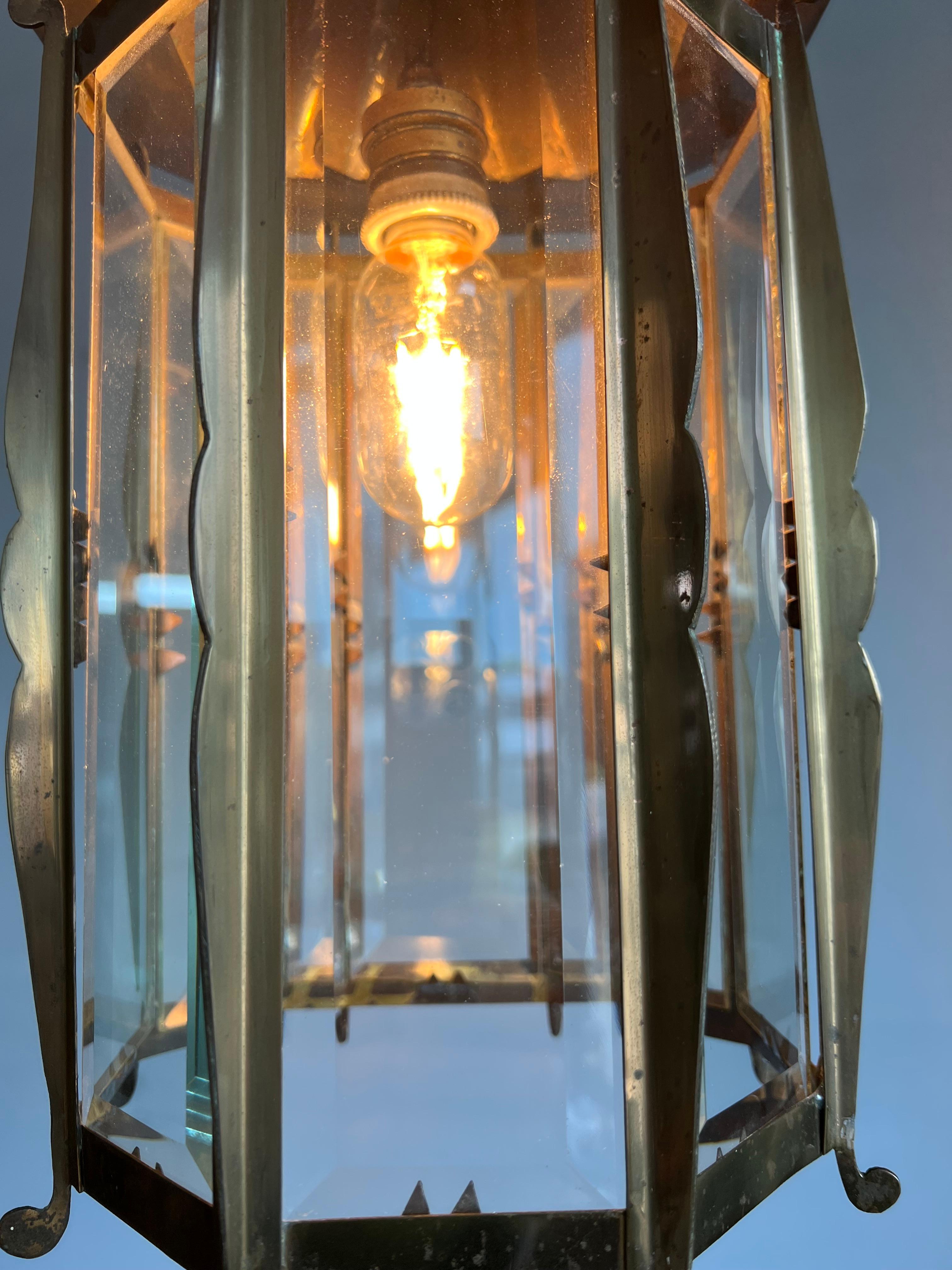Eye-catching Arts & Crafts Beveled Glass Octagonal Design Pendant Light Lantern For Sale 1