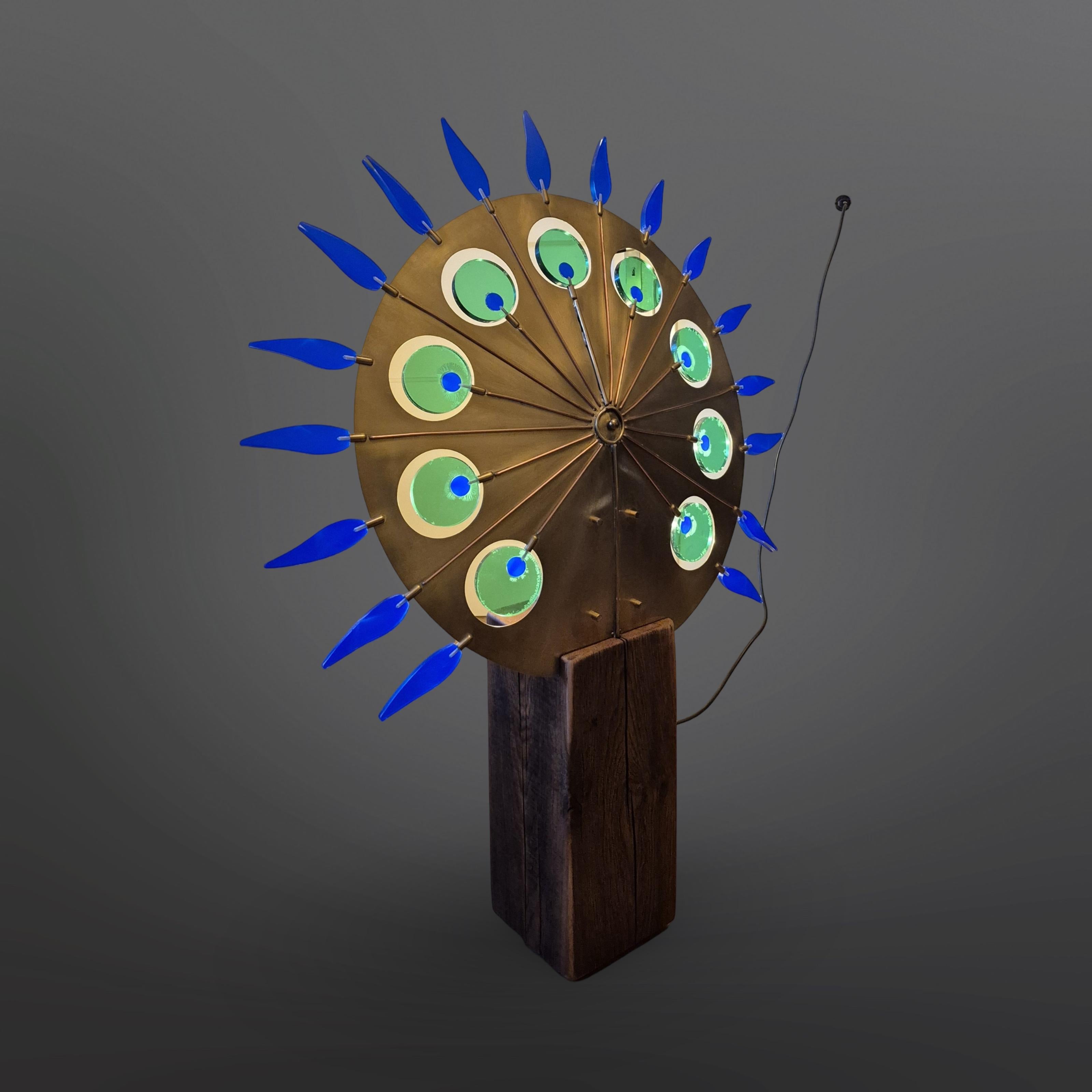 Olandese Lampada da terra in ottone, quercia e plexiglas realizzata a mano, Paesi Bassi, anni '70 in vendita