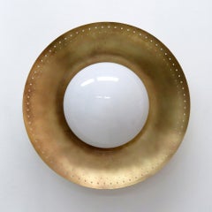 Handcrafted Brass Wall Light Maine-18 by Gallery L7