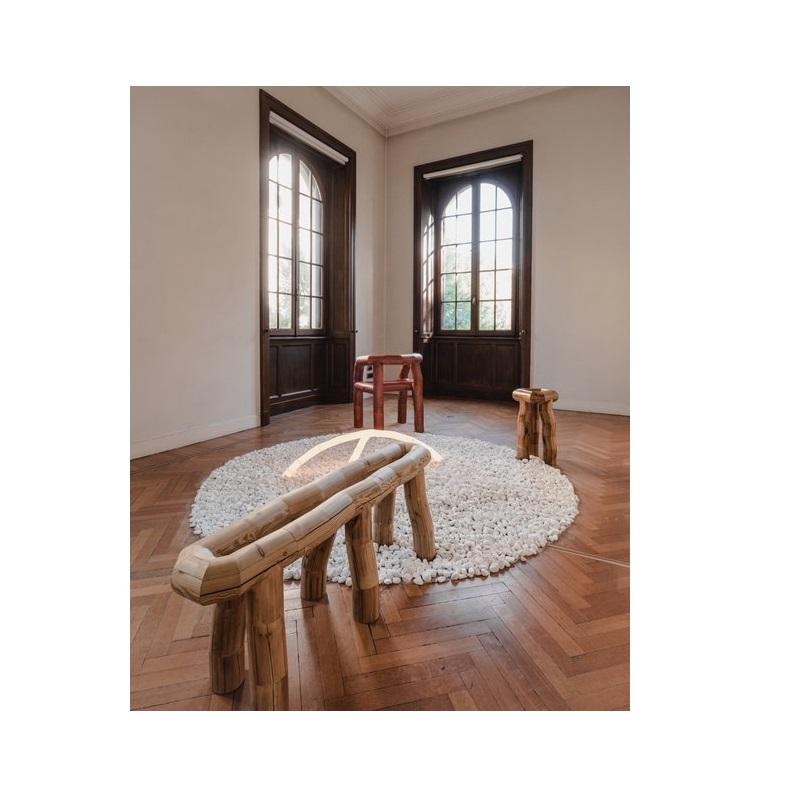 Sedia Segmento Pine Log di David David, realizzata artigianalmente in legno massiccio di colore marrone, da David David in vendita 3