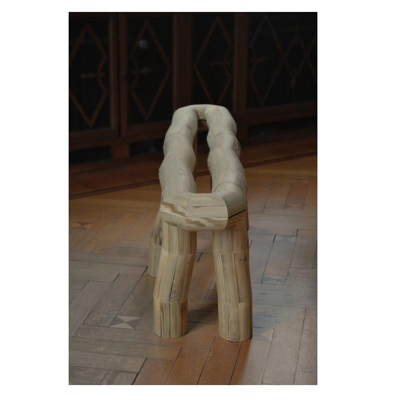 Sedia Segmento Pine Log di David David, realizzata artigianalmente in legno massiccio di colore marrone, da David David in vendita 6