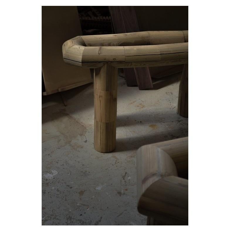 Banc Segmento Pine Logs en bois massif marron fabriqué à la main par David David Neuf - En vente à Geneve, CH