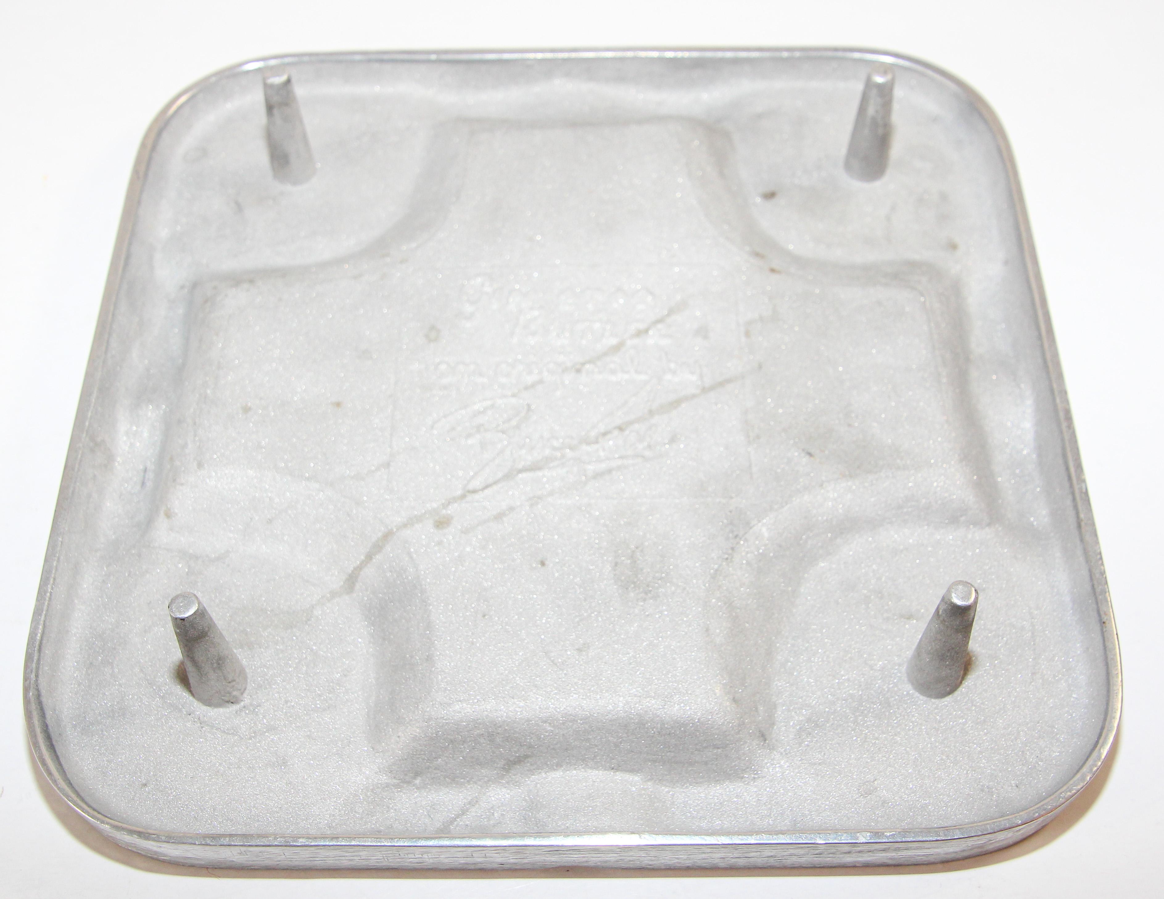 Bruce Fox Large Square Cigar Ashtray Collectible Cast Aluminum Square In Good Condition For Sale In North Hollywood, CA