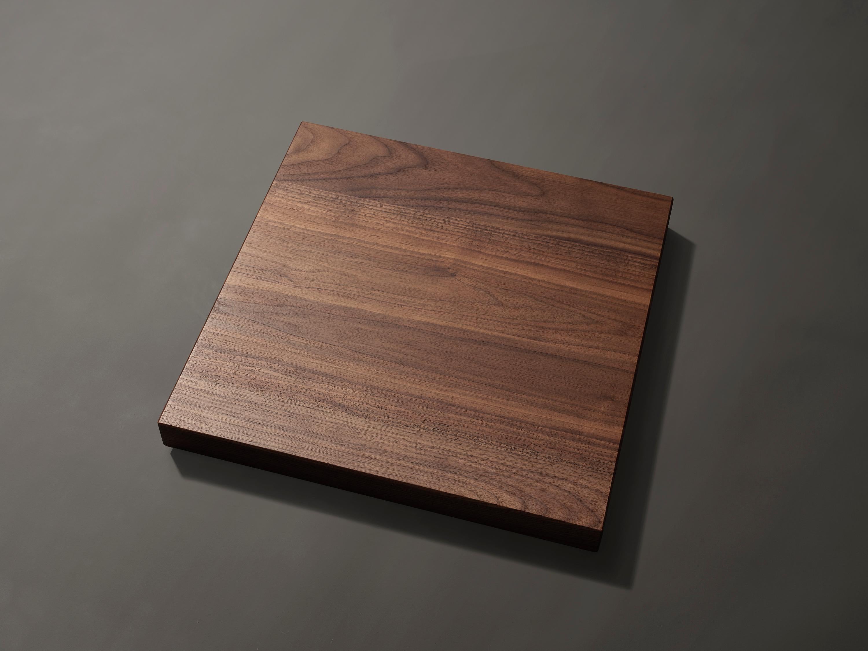 Handcrafted Brutalist Cadence Table in Solid Dark Brown French Oak - Mokko en vente 8